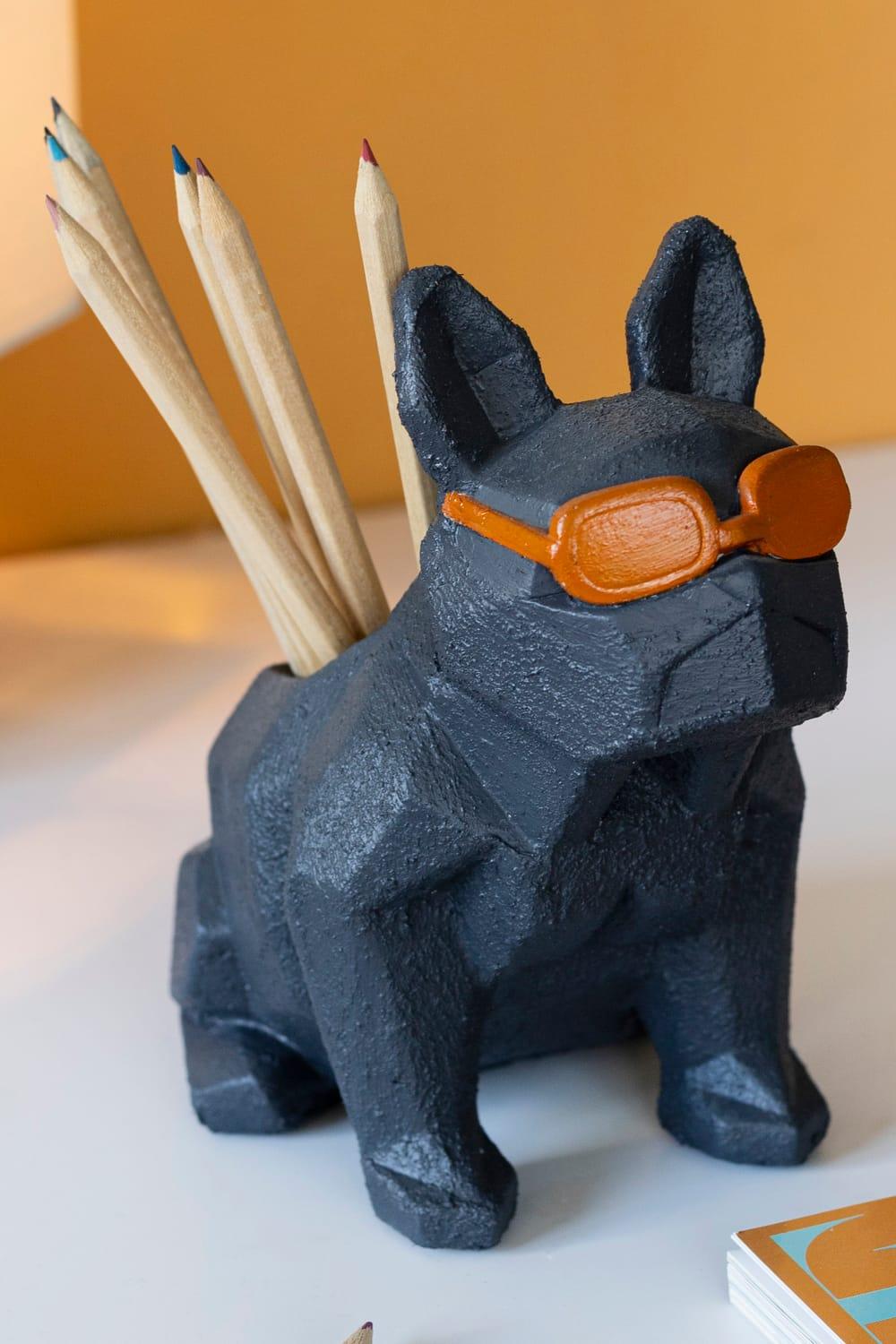 Jomo Tasarım-Beton Turuncu Gözlüklü Köpek Kalemlik-Biblo-3-Milagron.com