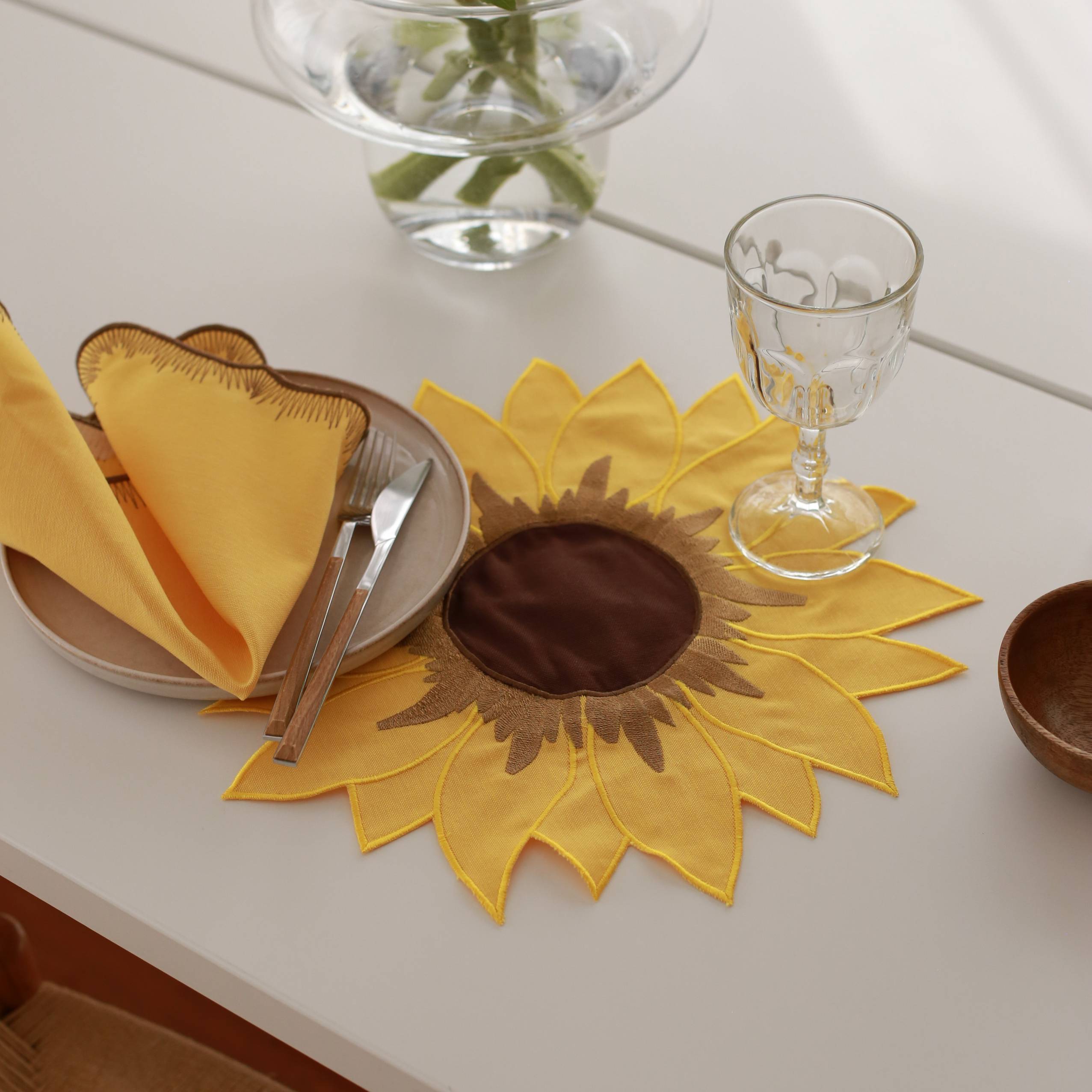 KM Home Collection-2'li Set Ayçiçek Desenli Pamuk Amerikan Servis-Sunum Aksesuarları-1-Milagron.com