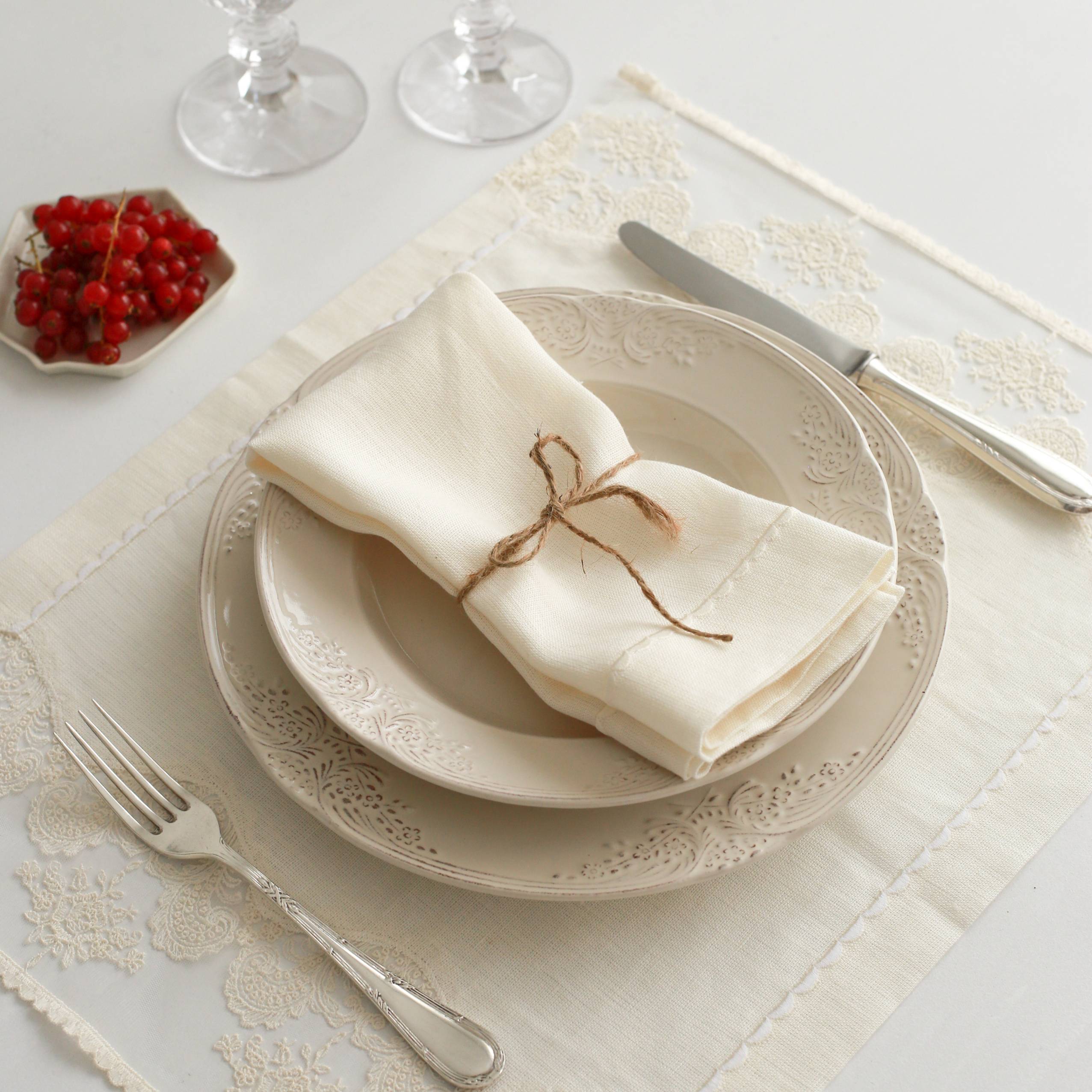 KM Home Collection-2'li Set Beyaz Pikolu Vintage Keten Peçete-Peçete-1-Milagron.com