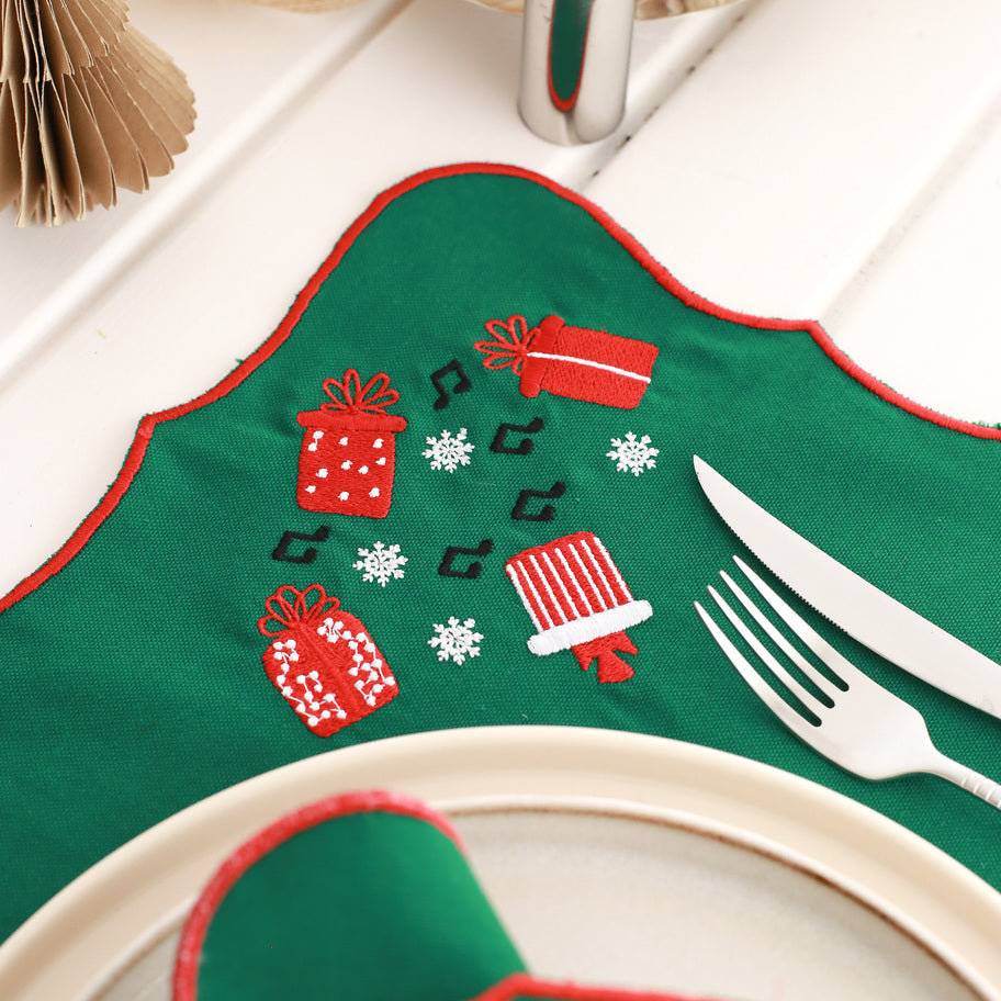 KM Home Collection-2'li Set Hediye İşlemeli Yeşil Amerikan Servis-Sunum Aksesuarları-3-Milagron.com