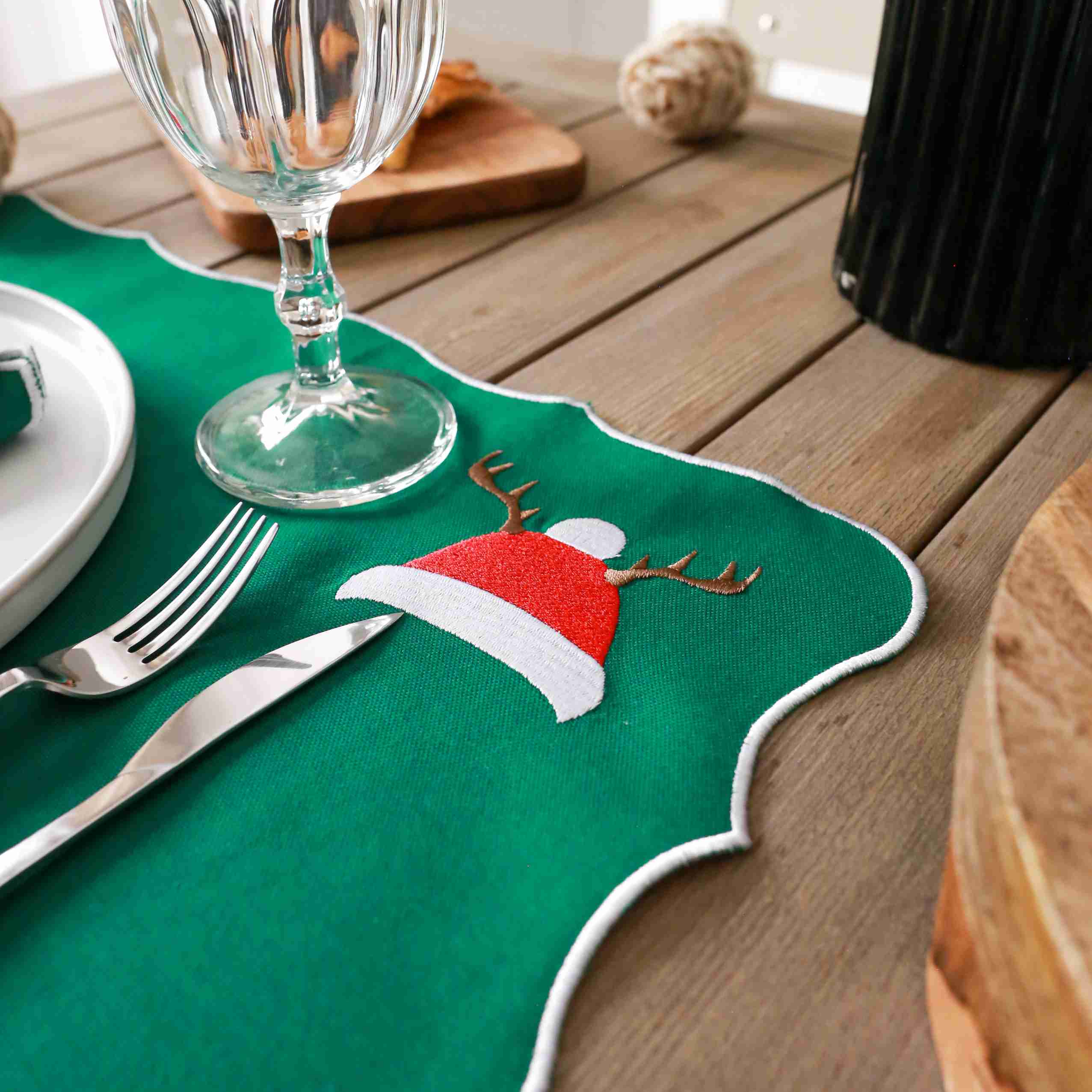 KM Home Collection-2'li Set Noel Şapkası Temalı Pamuk Amerikan Servis-Sunum Aksesuarları-2-Milagron.com