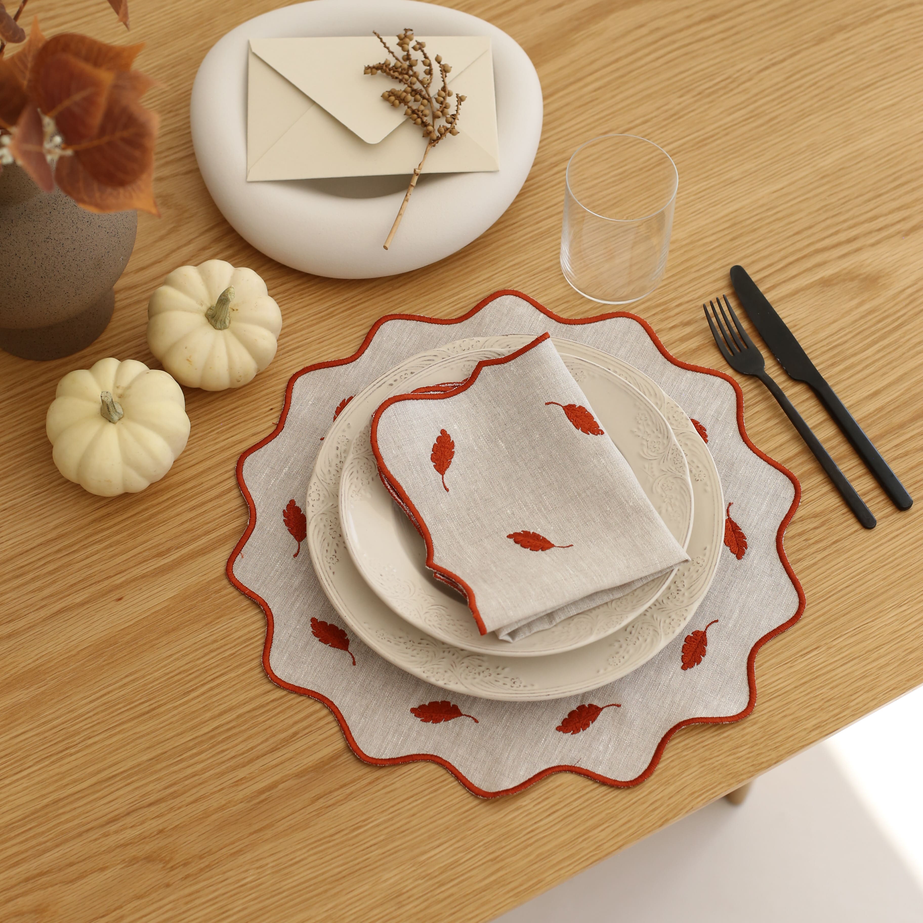 KM Home Collection-2'li Set Sonbahar Yaprakları İşlemeli Keten Amerikan Servis-Sunum Aksesuarları-3-Milagron.com