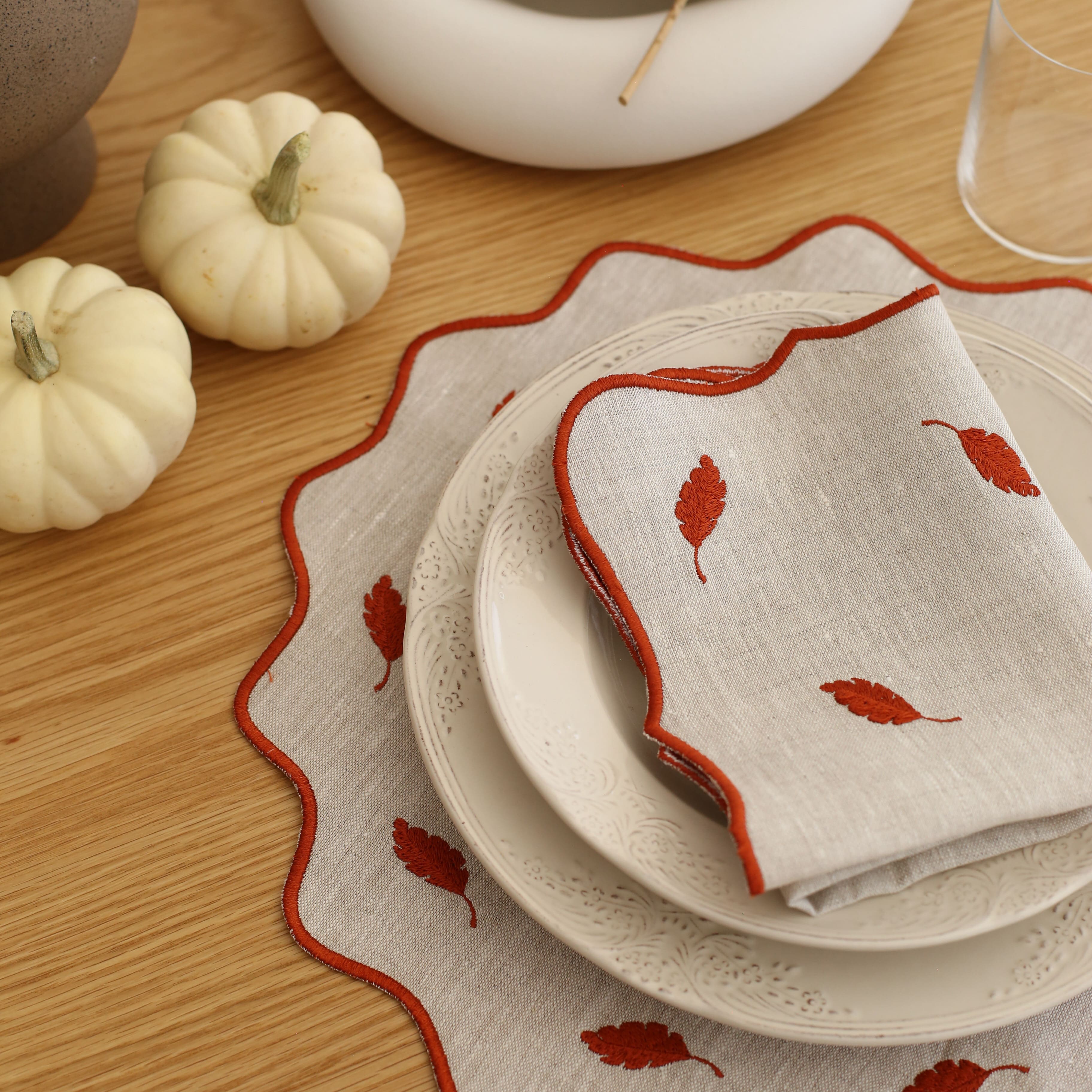 KM Home Collection-2'li Set Sonbahar Yaprakları İşlemeli Keten Peçete-Peçete-2-Milagron.com