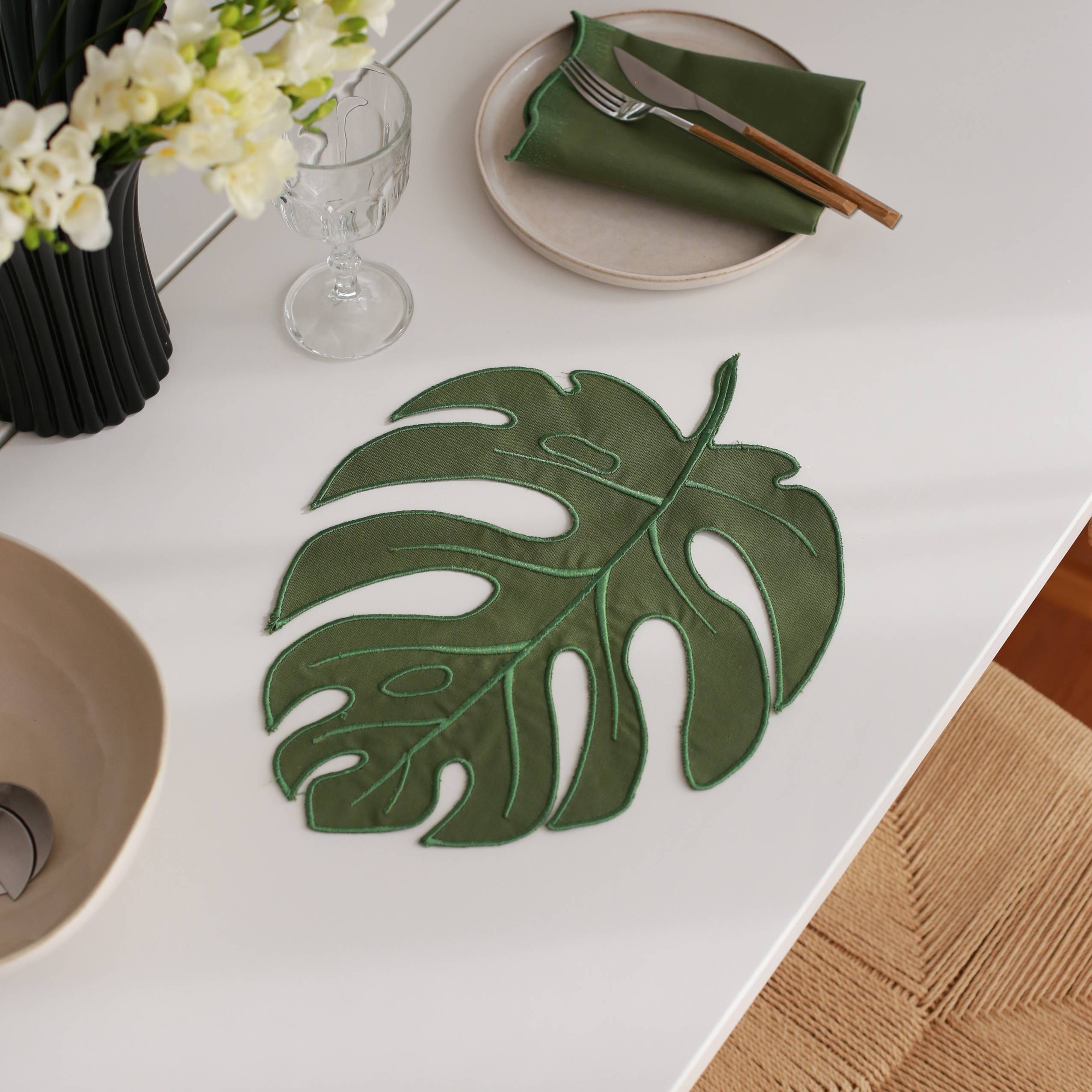 KM Home Collection-2'li Set Yeşil Yaprak Desenli Amerikan Servis-Sunum Aksesuarları-1-Milagron.com