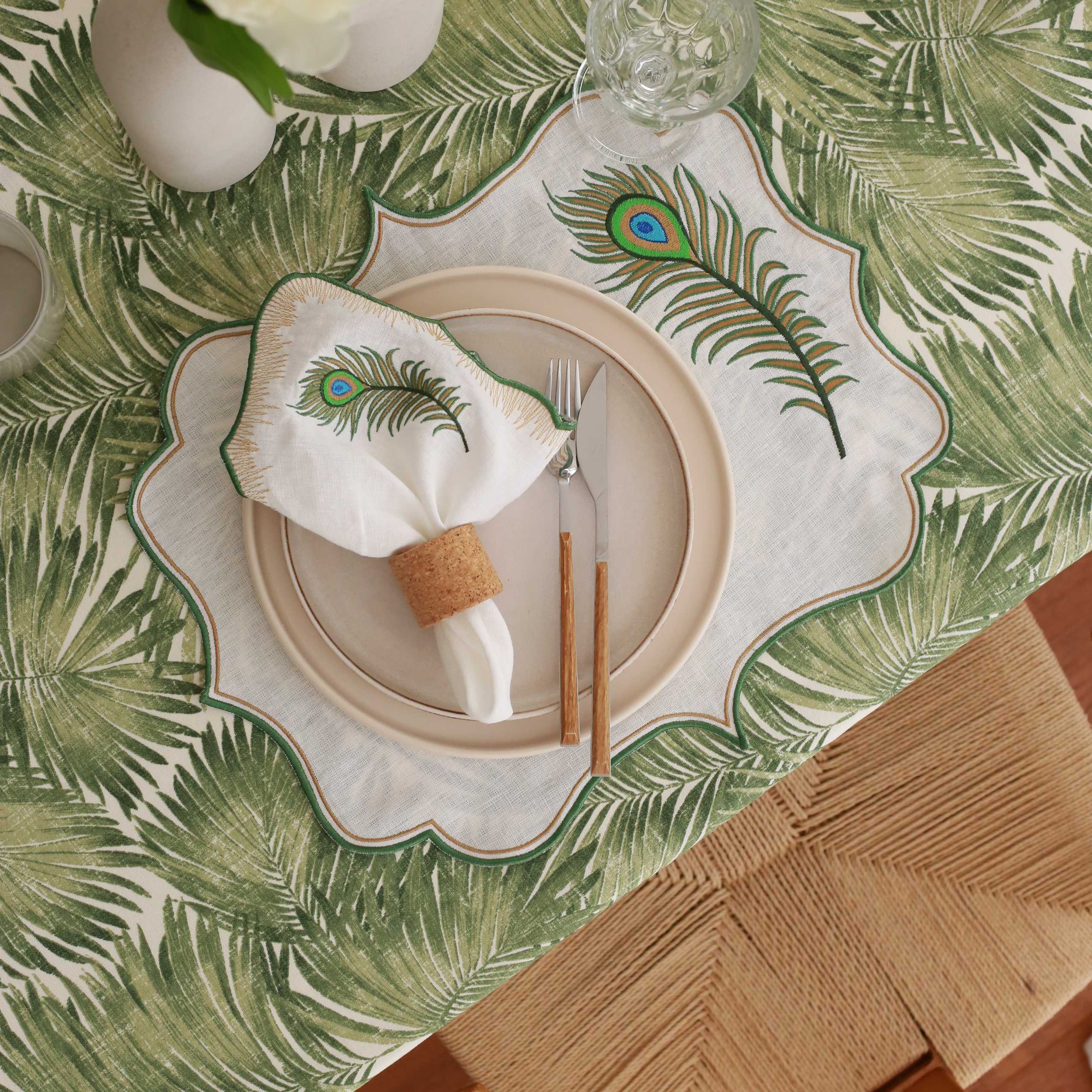 KM Home Collection-2'li Set Yeşil Yaprak İşlemeli Keten Amerikan Servis-Sunum Aksesuarları-3-Milagron.com