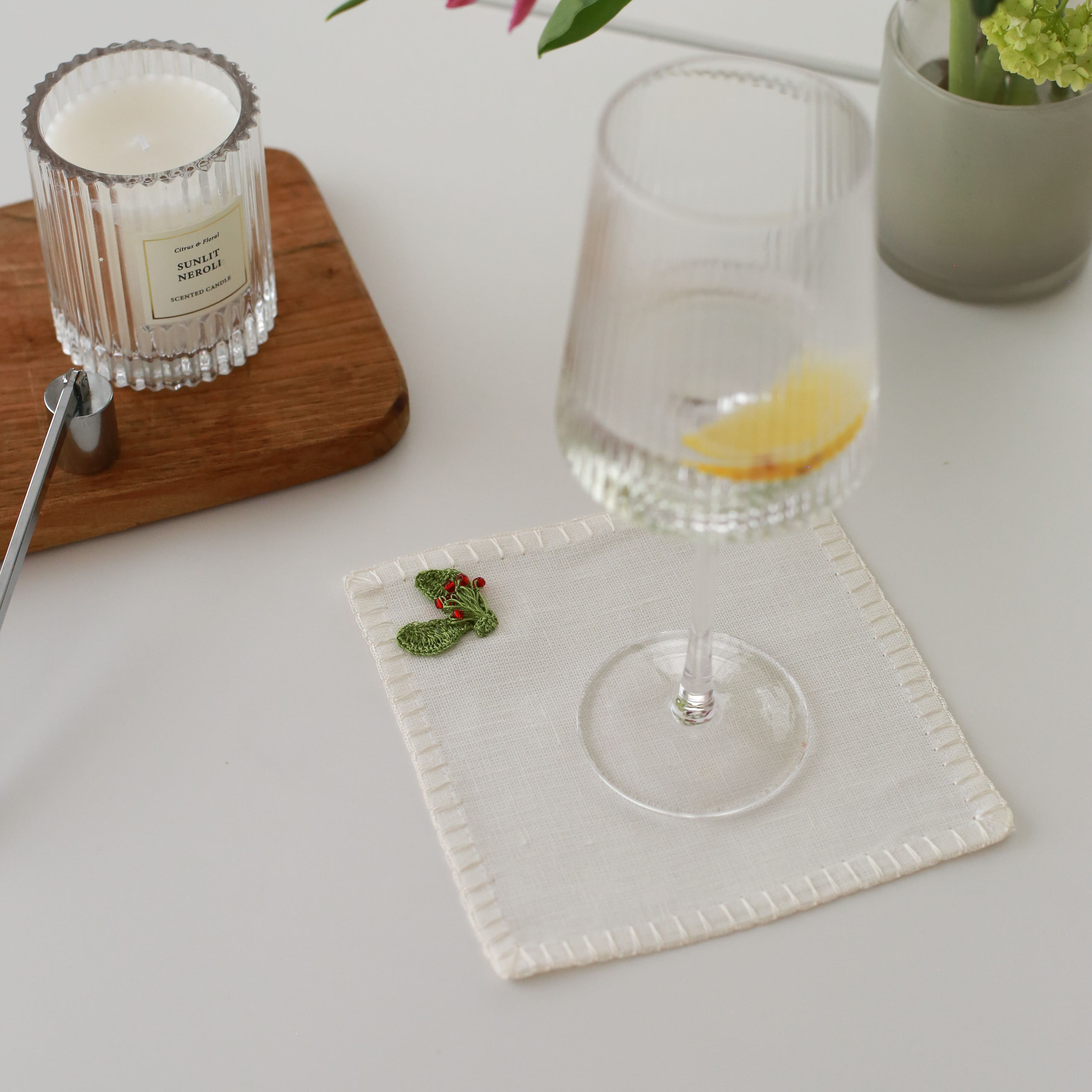 KM Home Collection-4'lü Set Kiraz El İşlemeli Kokteyl Peçete-Peçete-3-Milagron.com