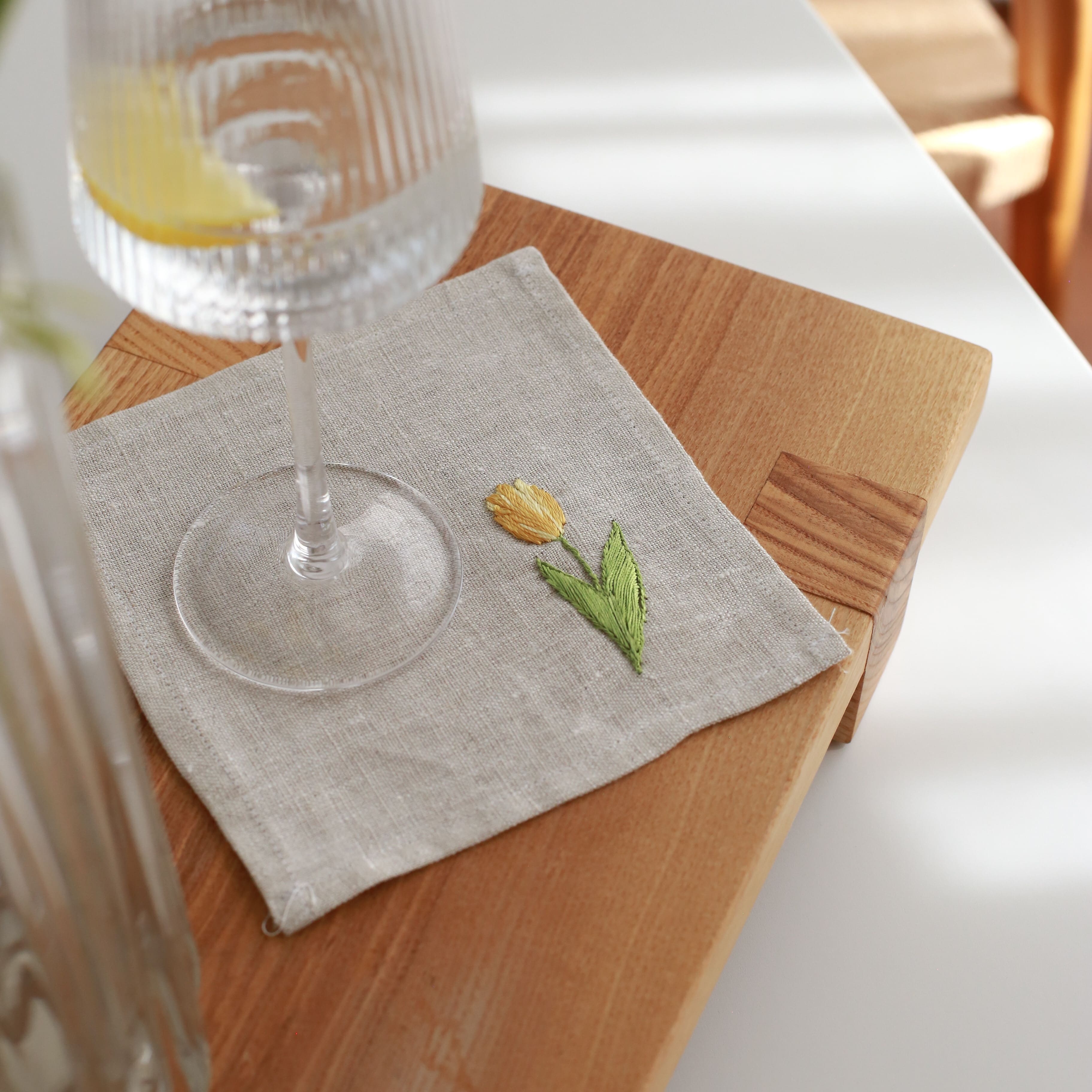 KM Home Collection-4'lü Set Sarı Lale El İşlemeli Kokteyl Peçete-Peçete-2-Milagron.com