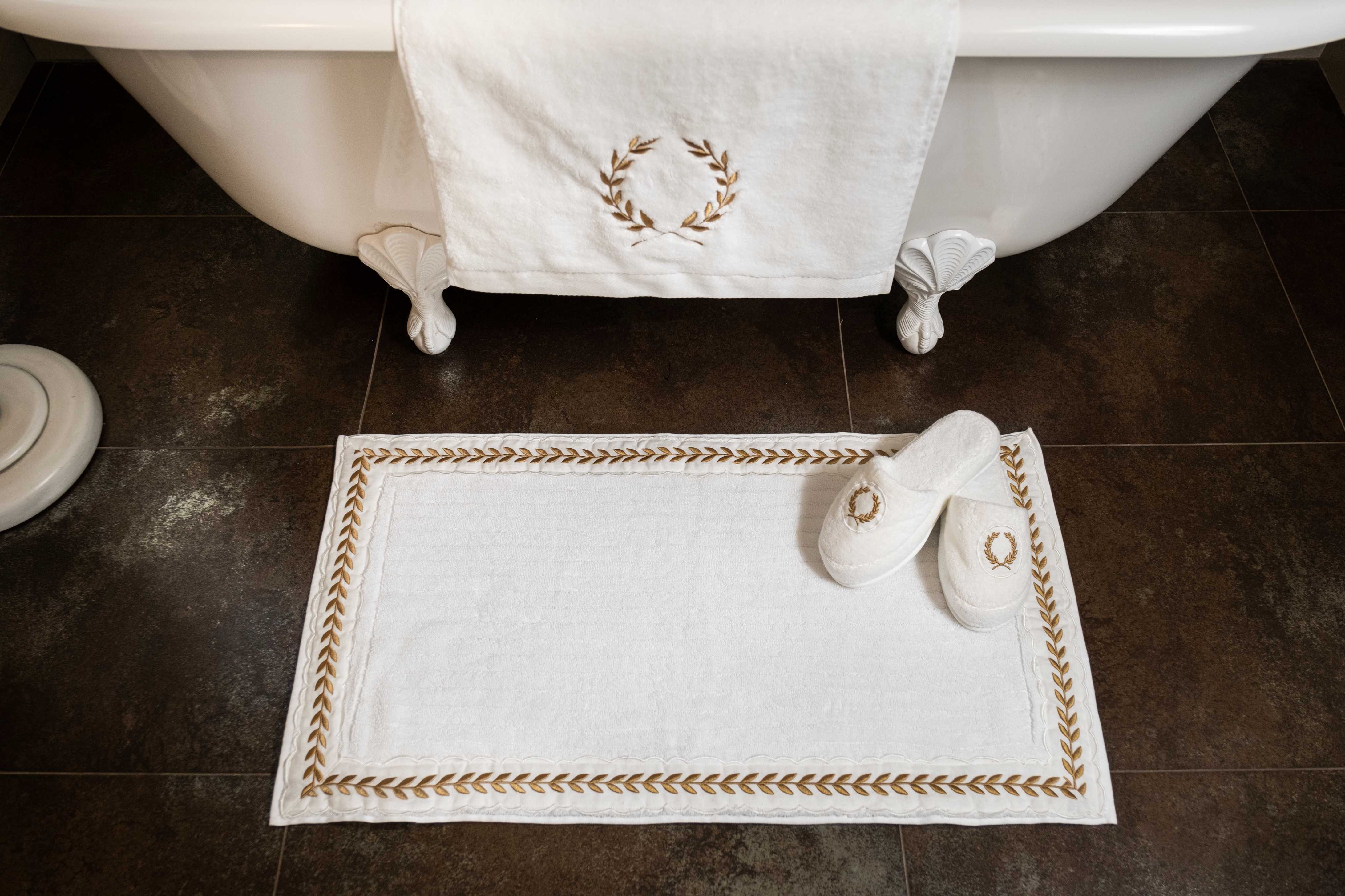 KM Home Collection-Altın Başak İşlemeli Banyo Terliği-Sunum Aksesuarları-4-Milagron.com