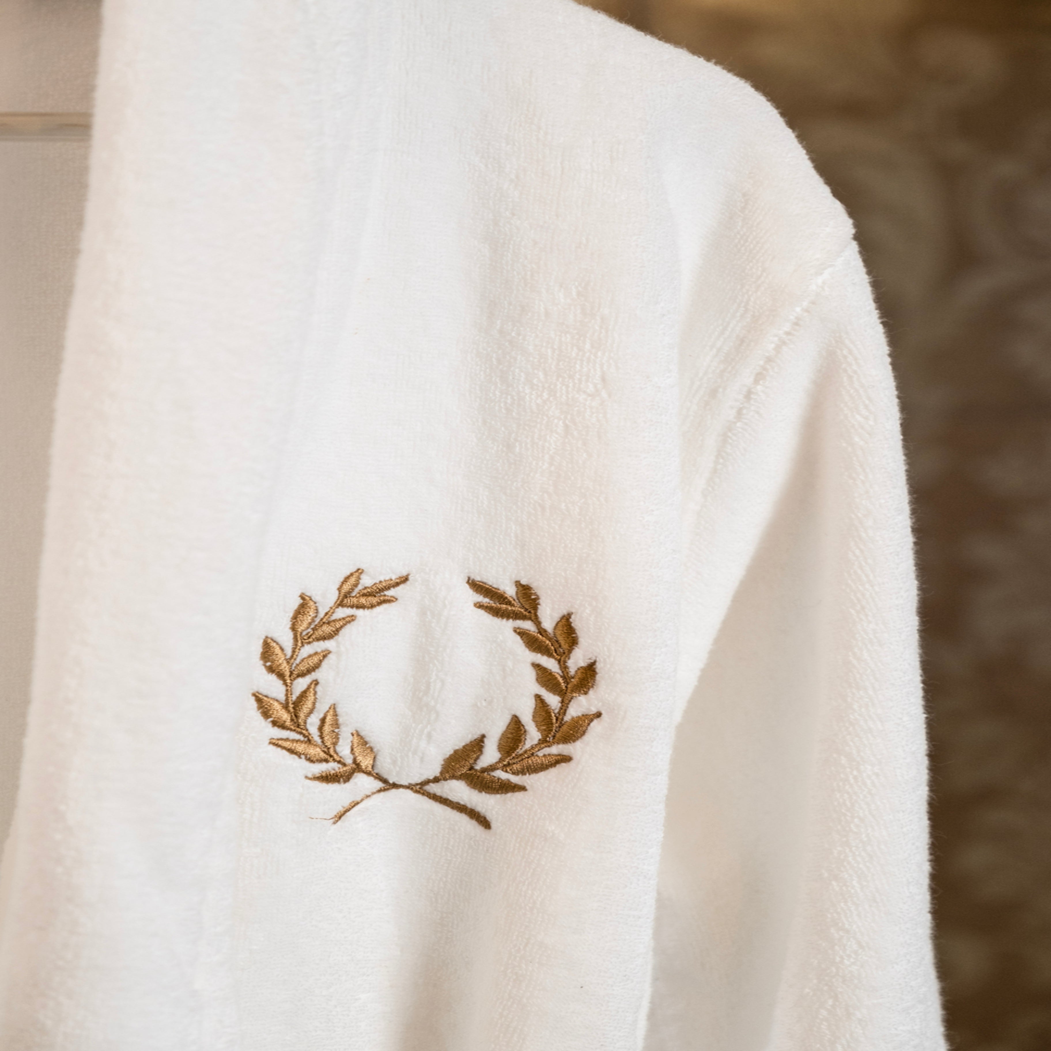 KM Home Collection-Altın Yaprak İşlemeli Pamuk Bornoz-Sunum Aksesuarları-2-Milagron.com