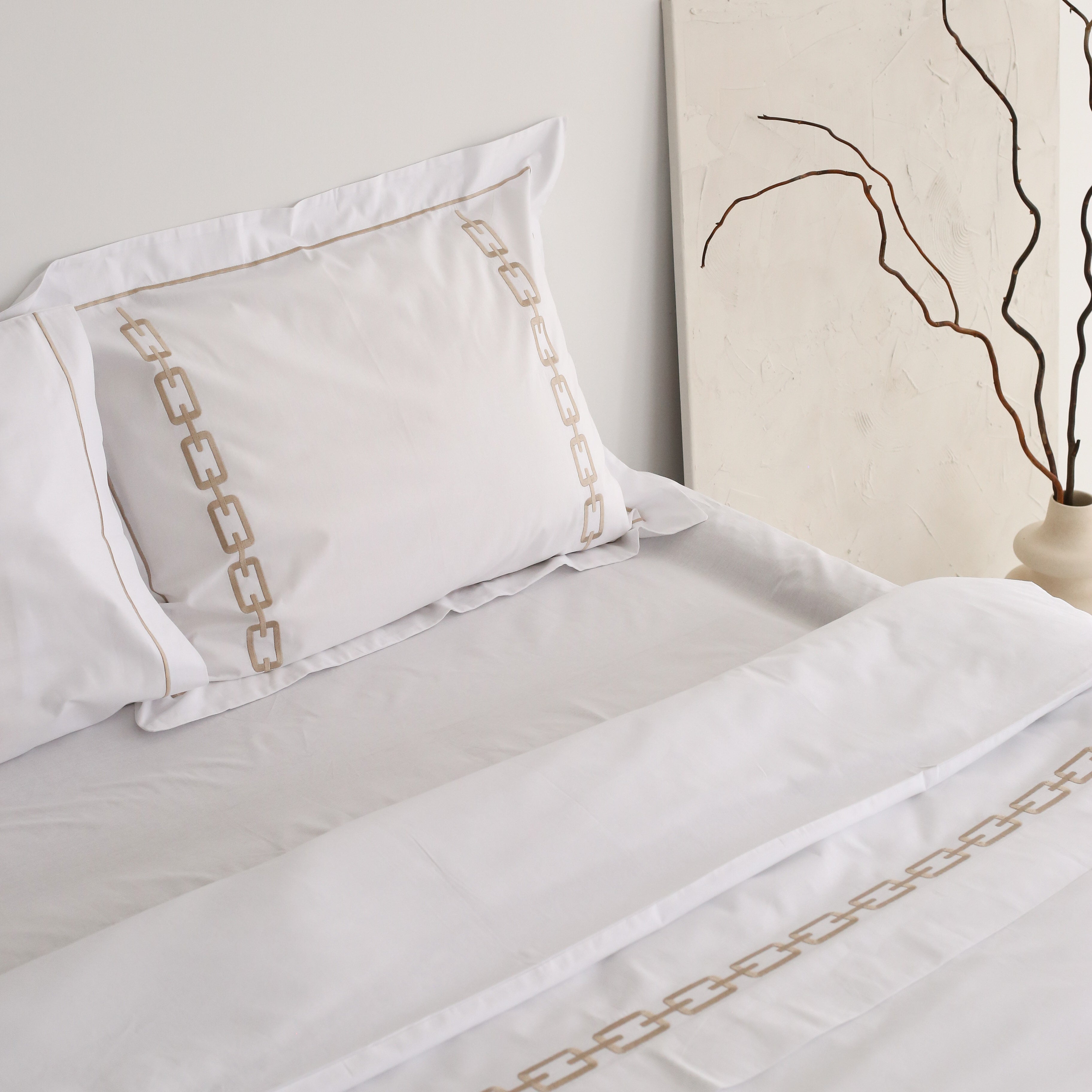 KM Home Collection-Bej Zincir İşlemeli Nevresim Takımı-Nevresim Takımı-2-Milagron.com