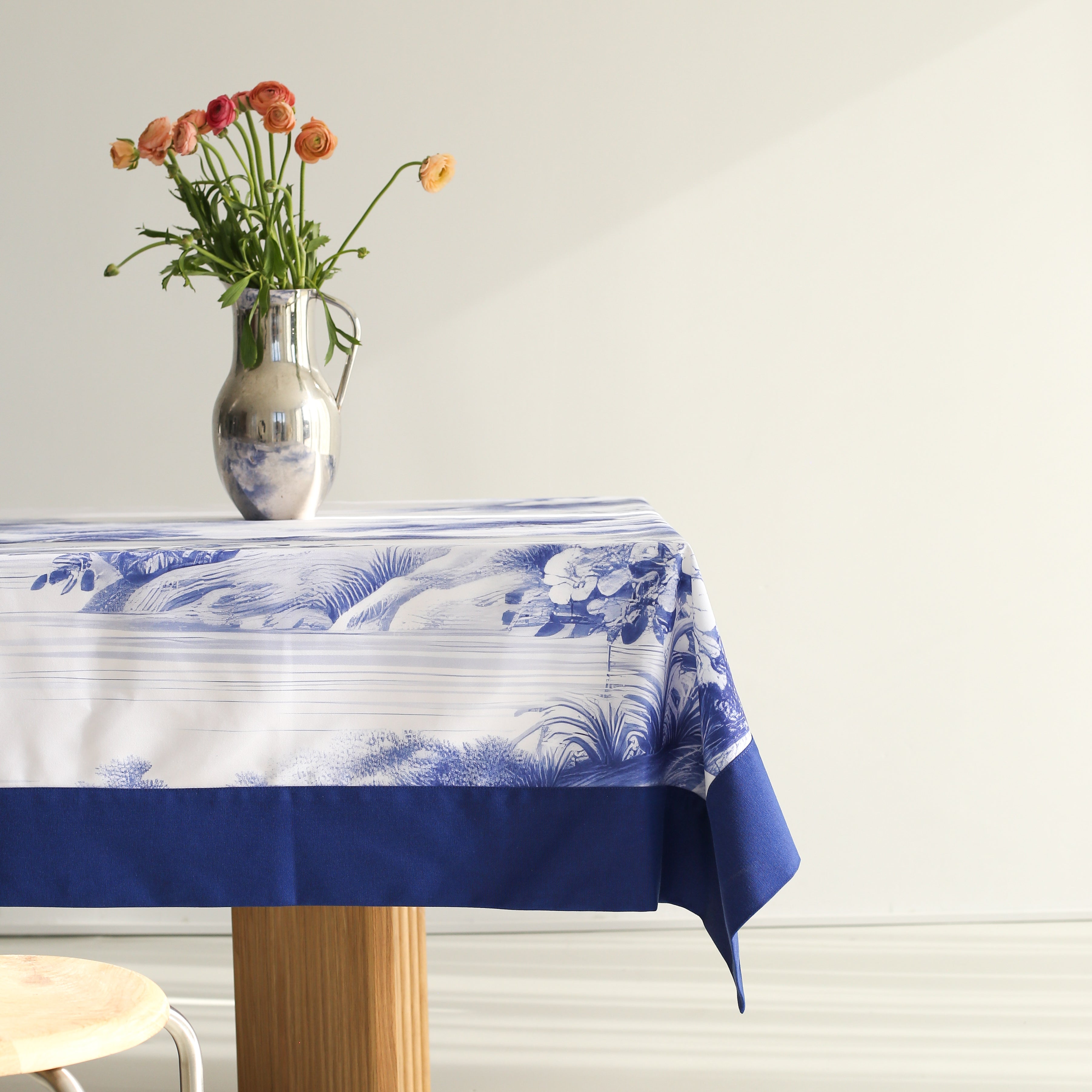KM Home Collection-Blue Blanc Desenli Masa Örtüsü-Masa Örtüleri-2-Milagron.com
