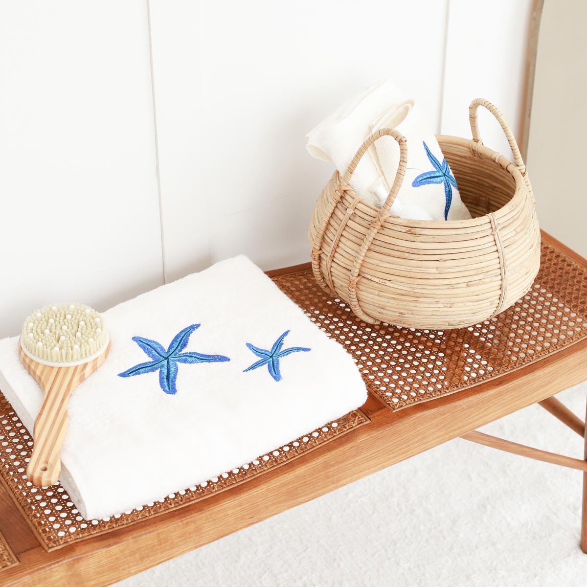 KM Home Collection-Deniz Yıldızı İşlemeli Yüz Havlusu-Havlu & Peştamal-3-Milagron.com