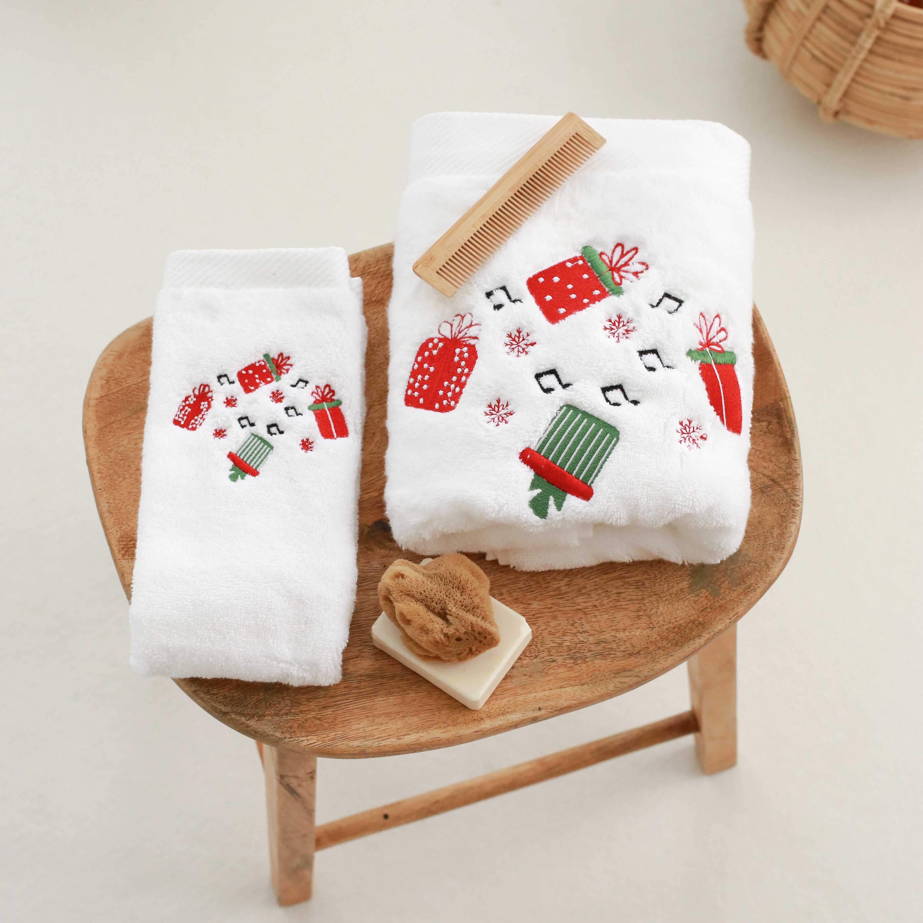 KM Home Collection-Hediye İşlemeli Pamuk El Havlusu-Havlu & Peştamal-2-Milagron.com