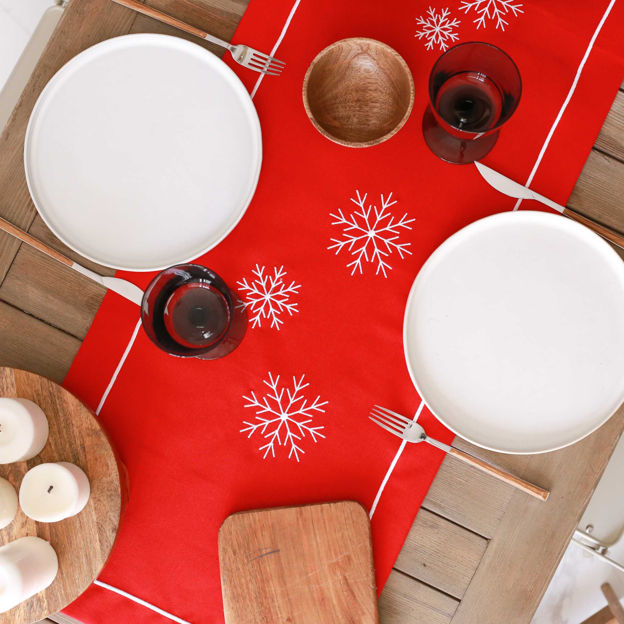 KM Home Collection-Kar Tanesi İşlemeli Pamuk Runner-Runner-1-Milagron.com