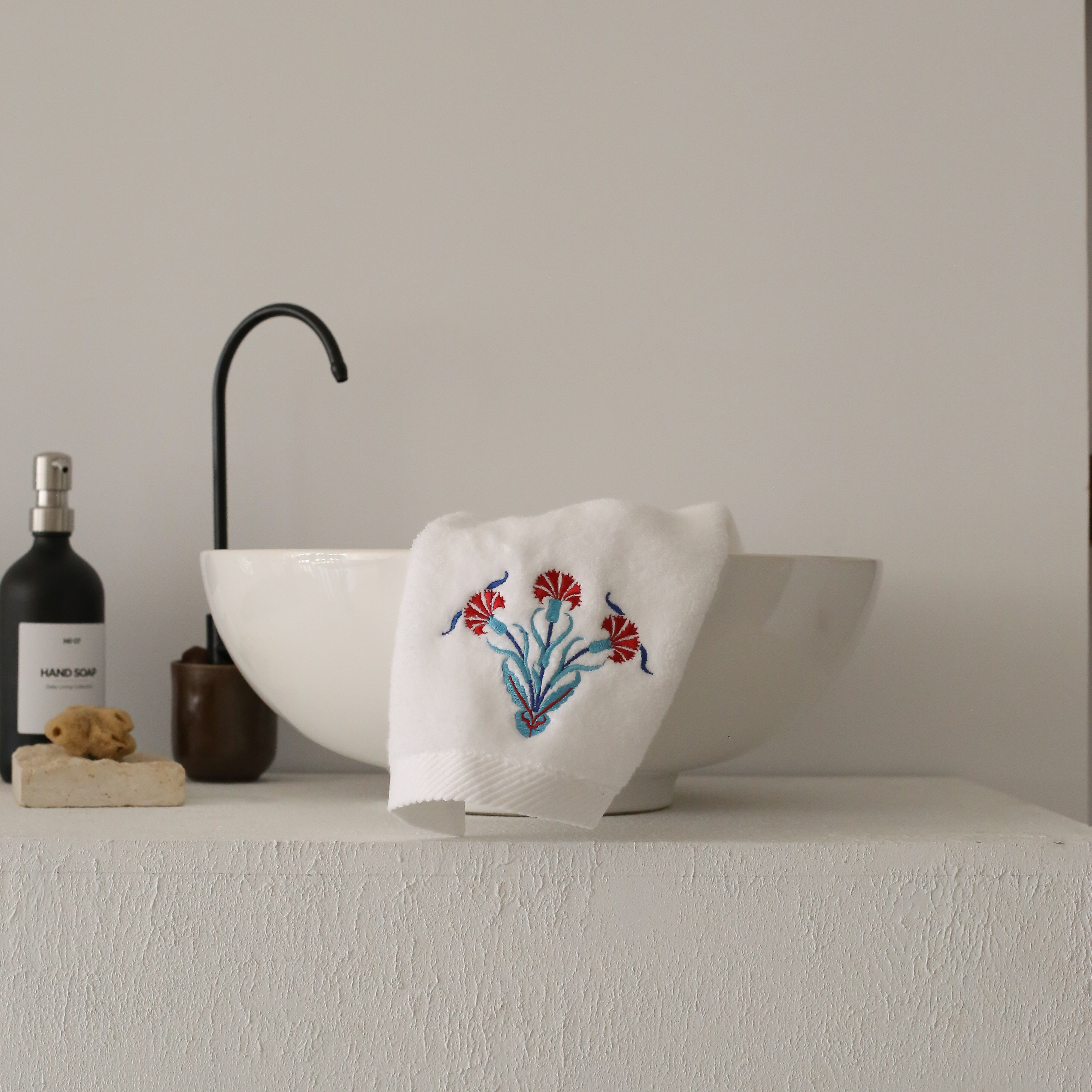 KM Home Collection-Karanfil İşlemeli Pamuk El Havlusu-Havlu & Peştamal-3-Milagron.com