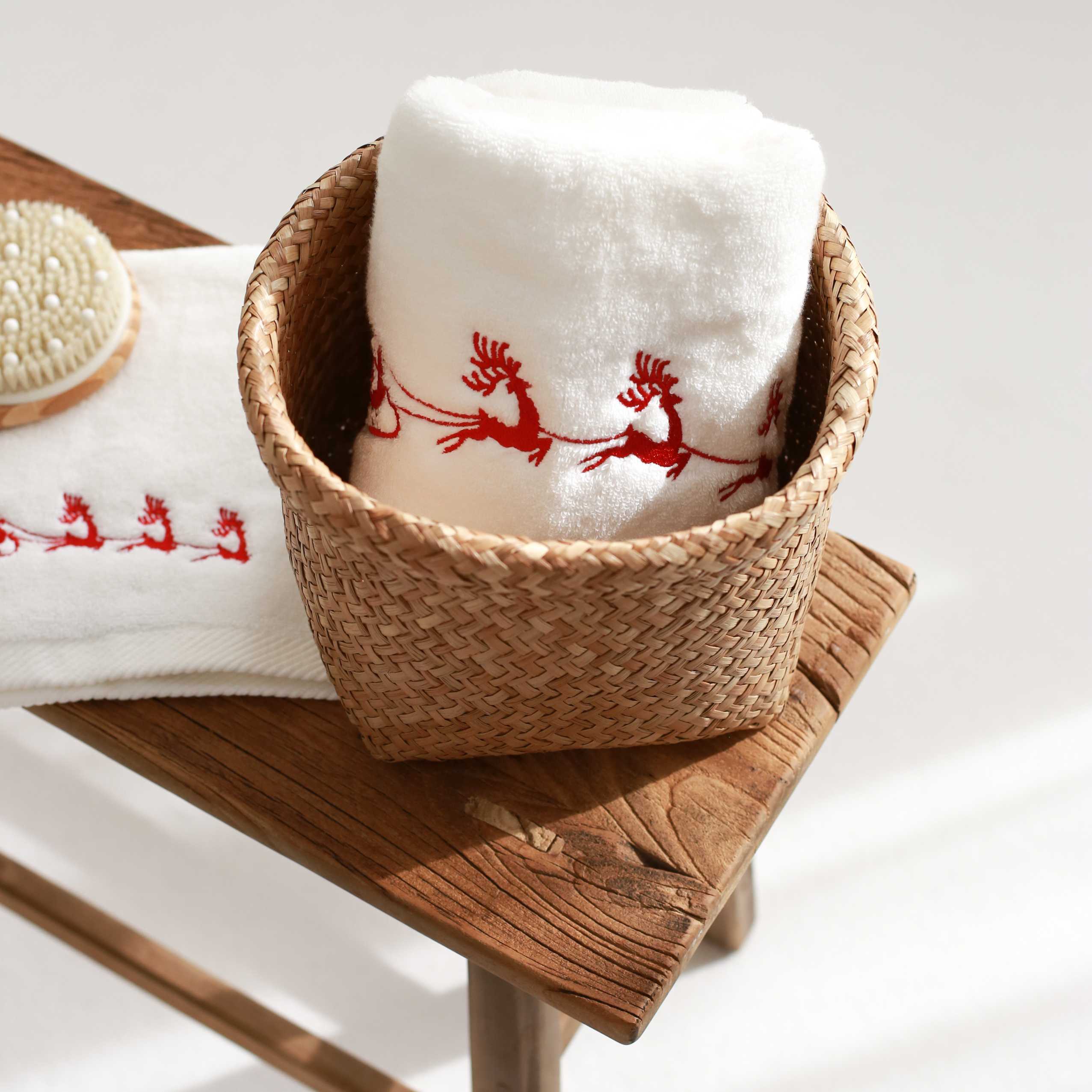 KM Home Collection-Kızak İşlemeli Pamuk Yüz Havlusu-Havlu & Peştamal-4-Milagron.com