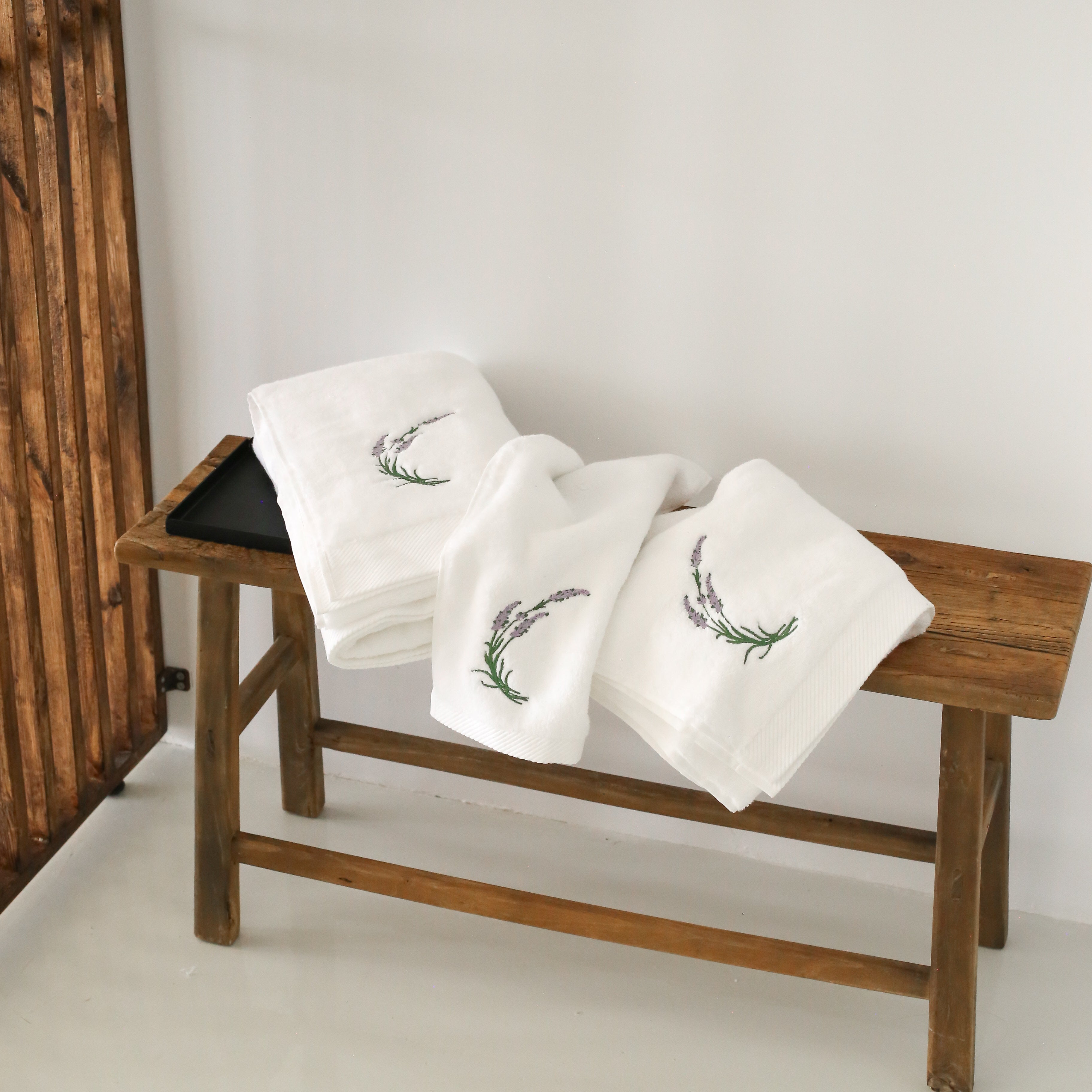 KM Home Collection-Lavanta İşlemeli Pamuk El Havlusu-Havlu & Peştamal-3-Milagron.com