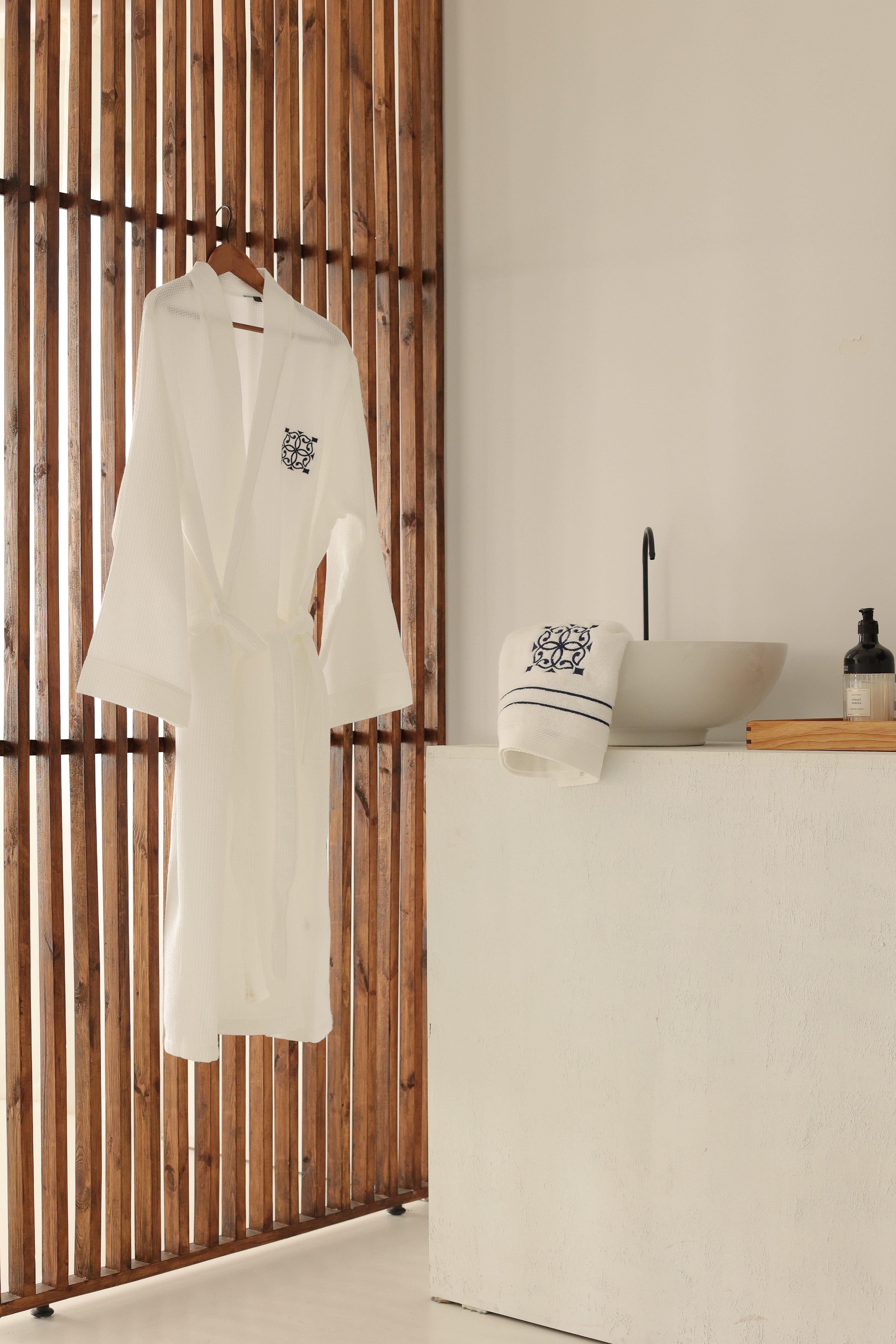 KM Home Collection-Mira Waffle Bornoz-Bornoz-4-Milagron.com