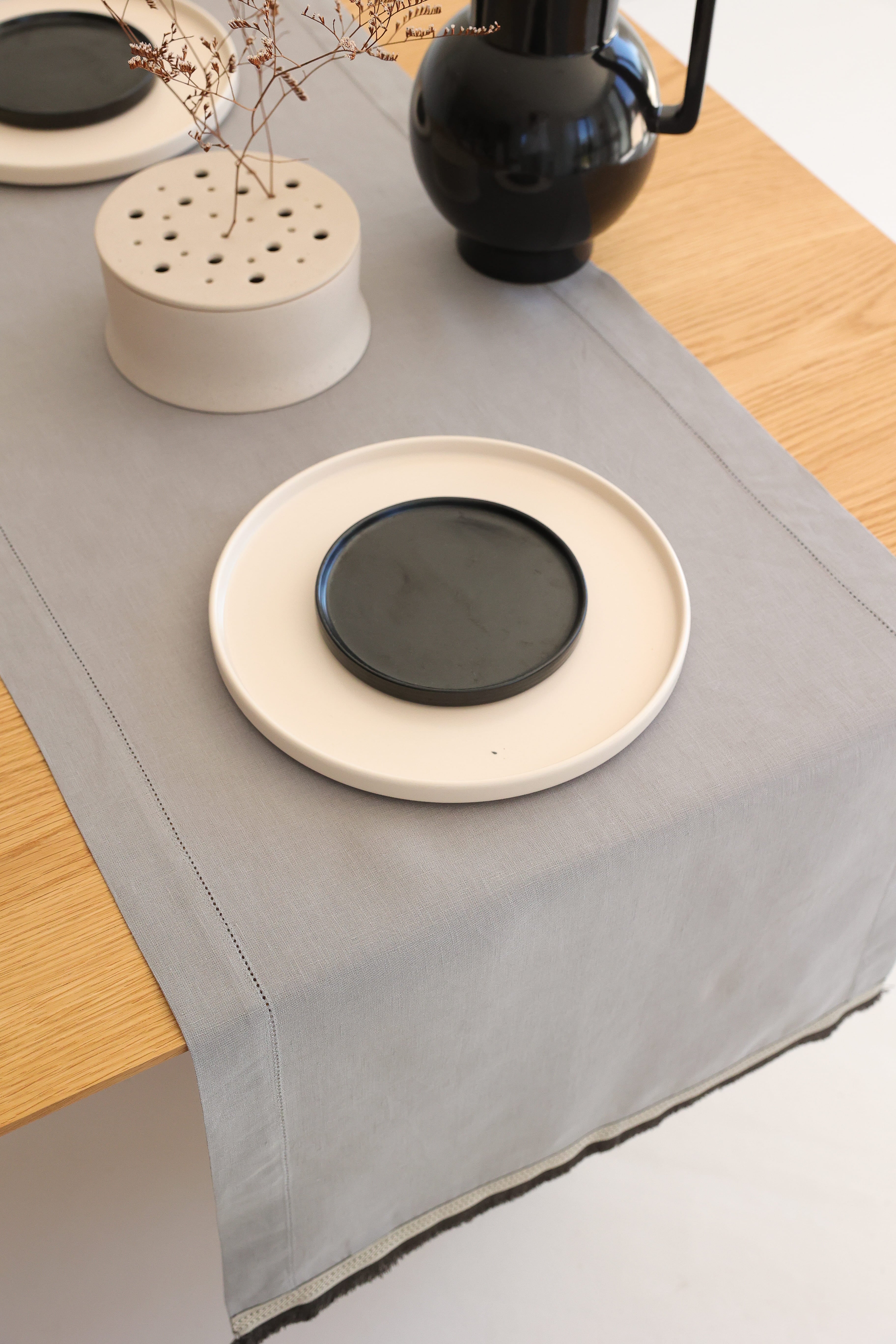 KM Home Collection-Oliva Keten Runner-Masa Örtüleri-5-Milagron.com