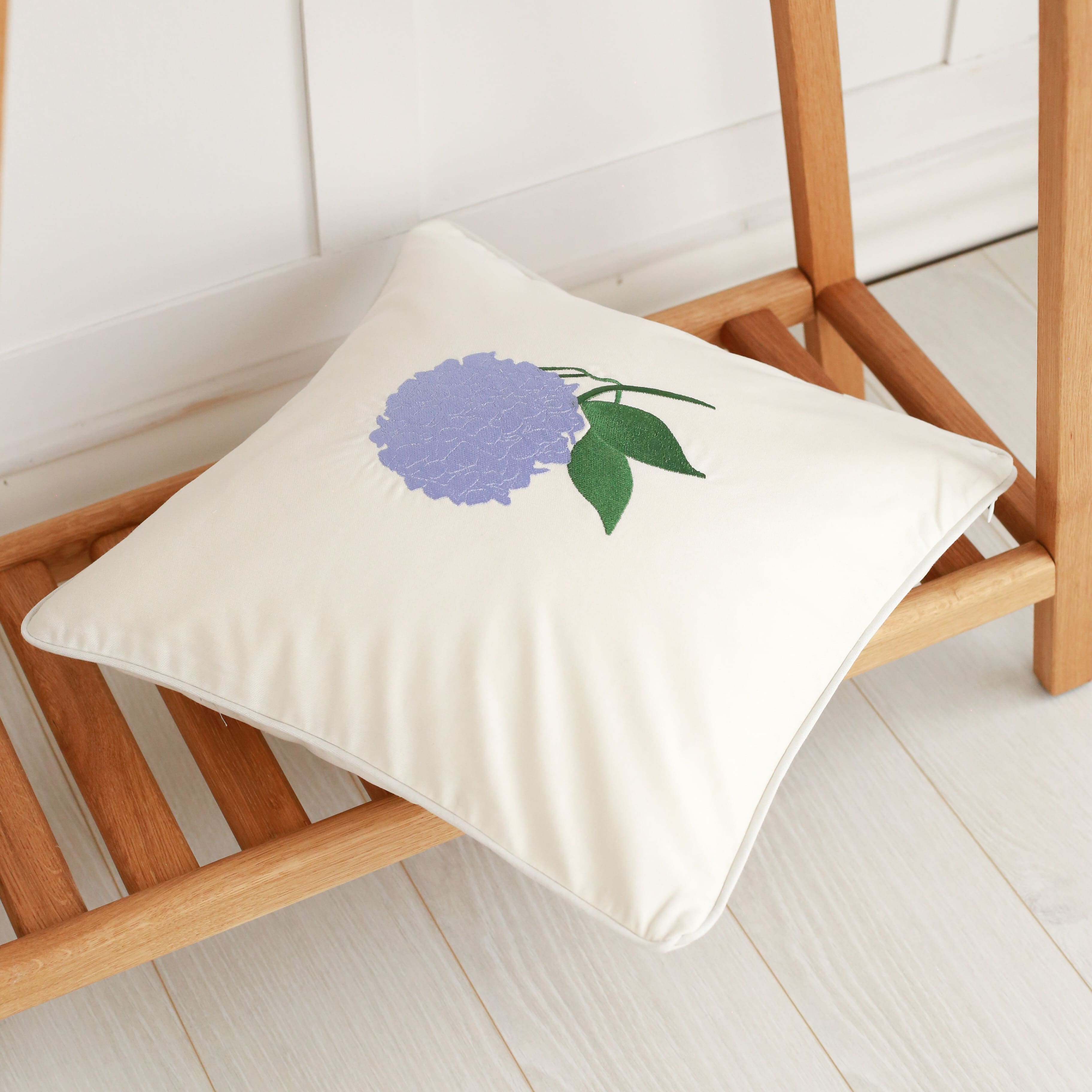 KM Home Collection-Ortanca İşlemeli Kırlent Kılıfı-Yastık Kılıfı-3-Milagron.com