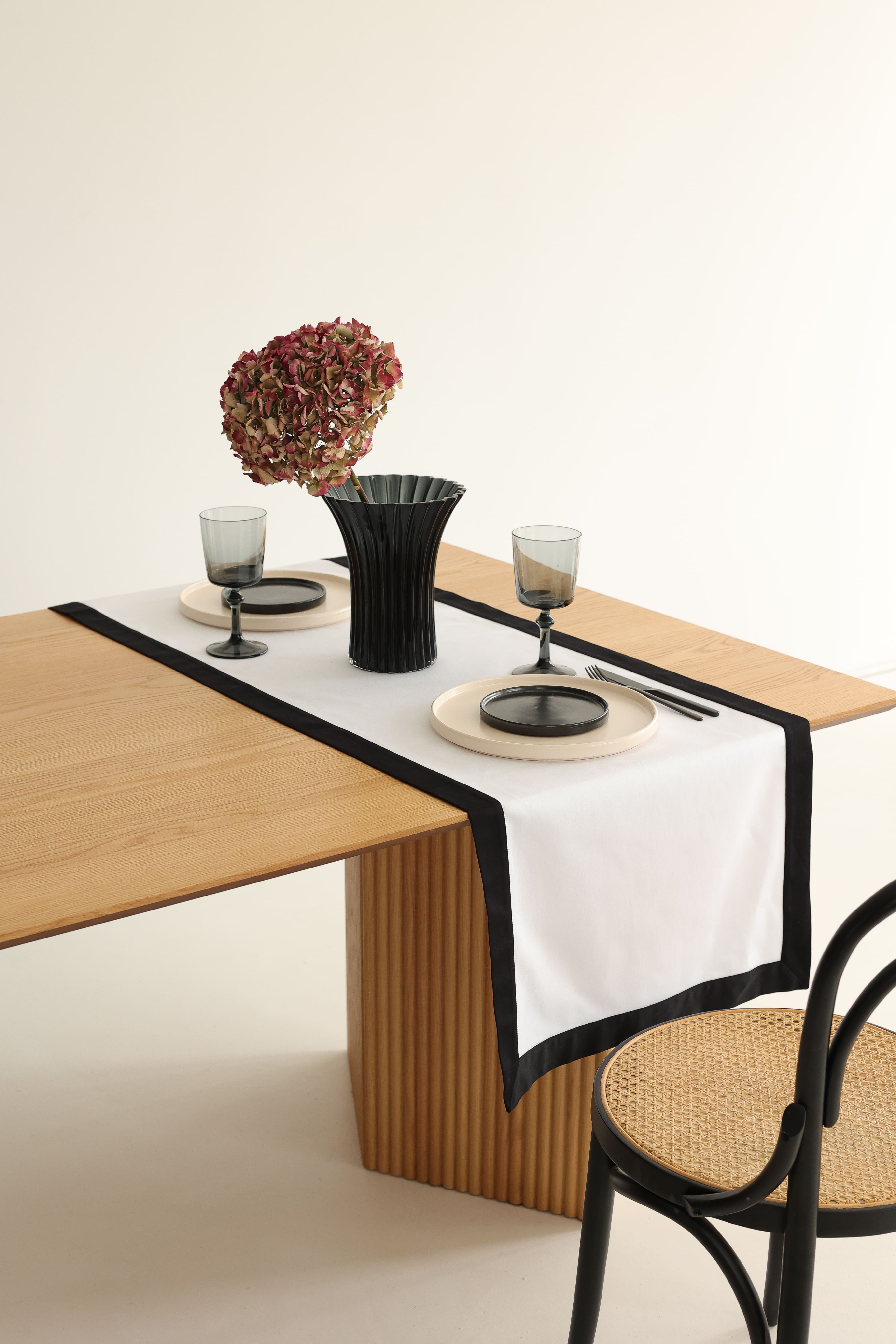 KM Home Collection-Soho Pamuk Runner-Masa Örtüleri-2-Milagron.com