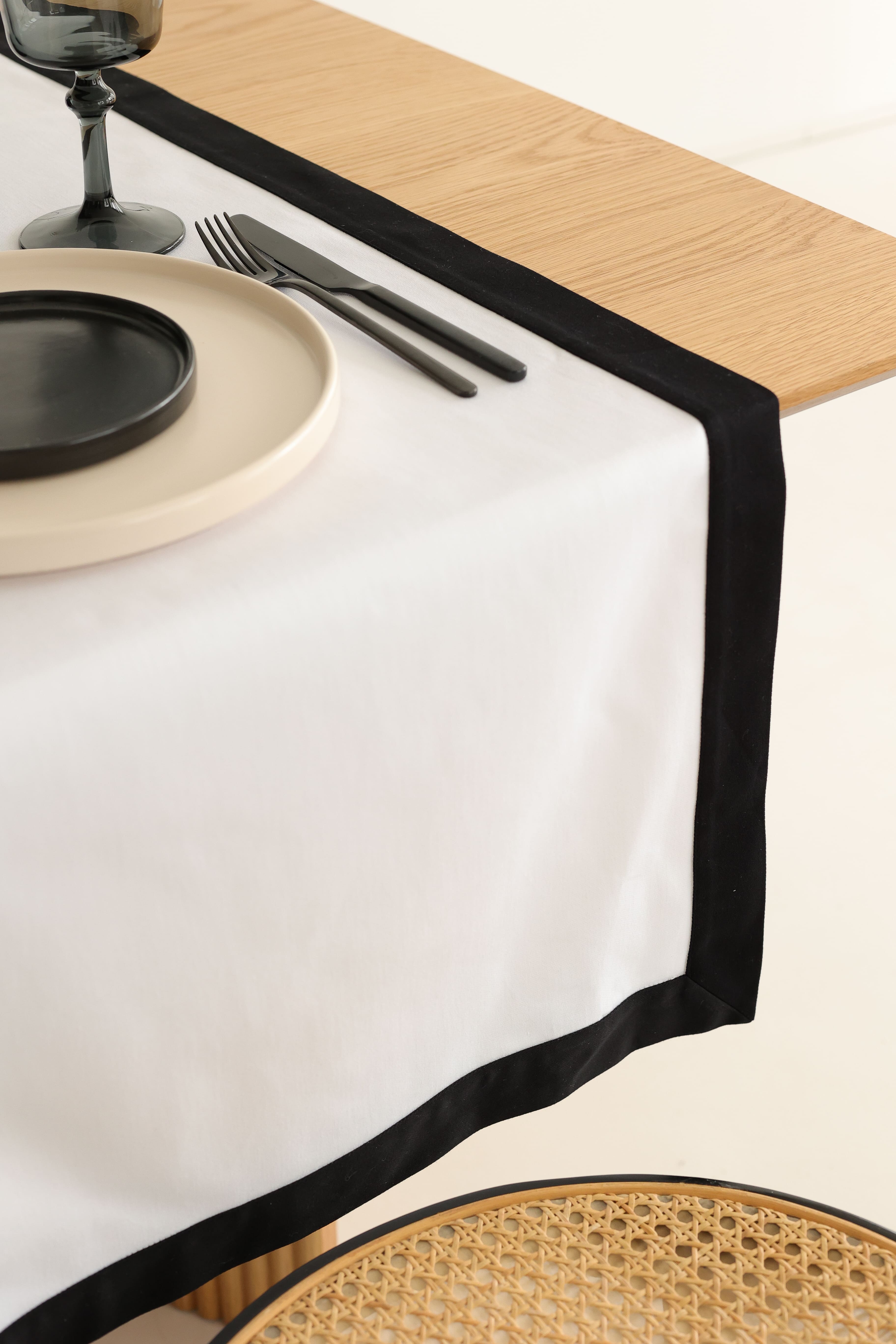 KM Home Collection-Soho Pamuk Runner-Masa Örtüleri-3-Milagron.com