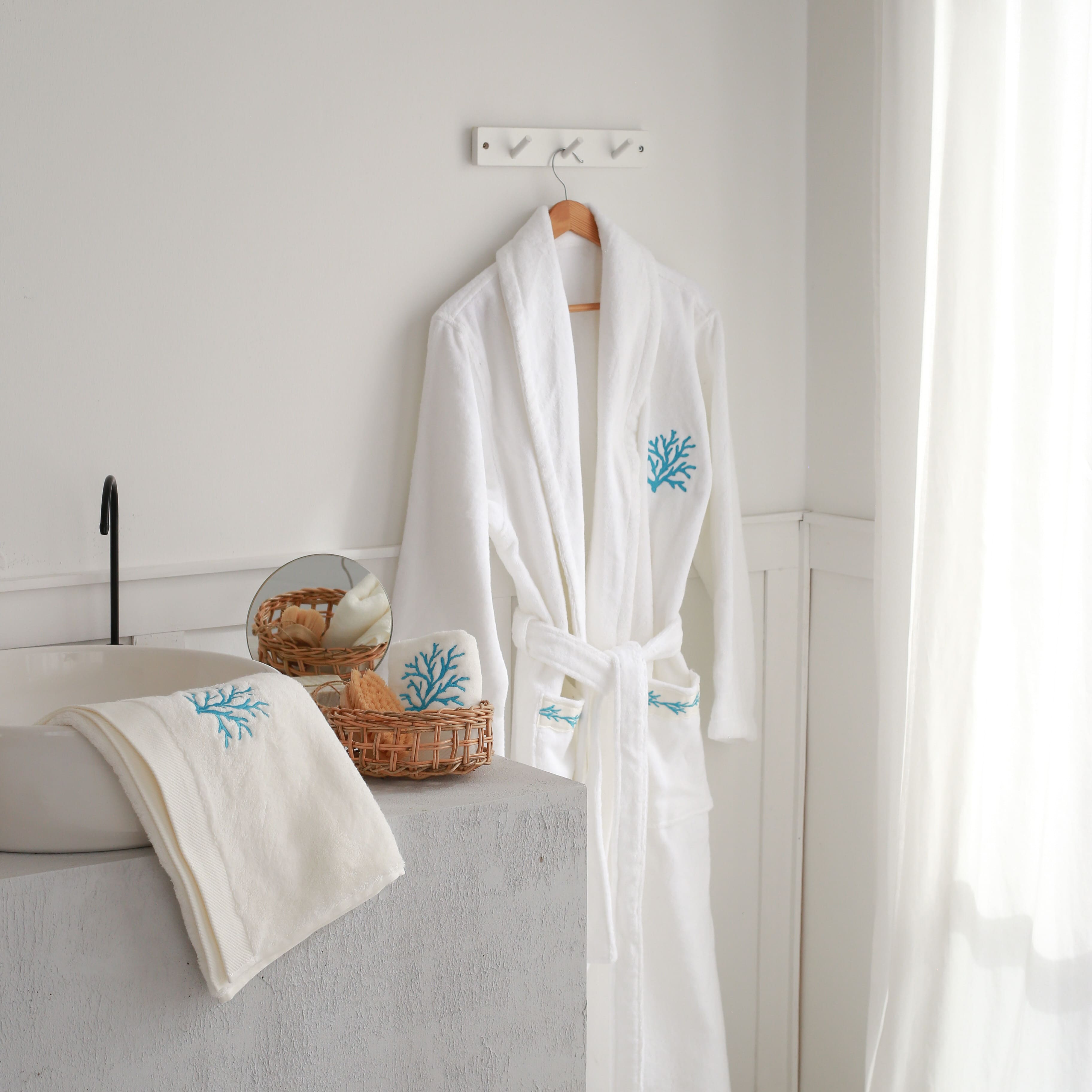 KM Home Collection-Turkuvaz Mercan İşlemeli Vücut Havlusu-Havlu & Peştamal-3-Milagron.com