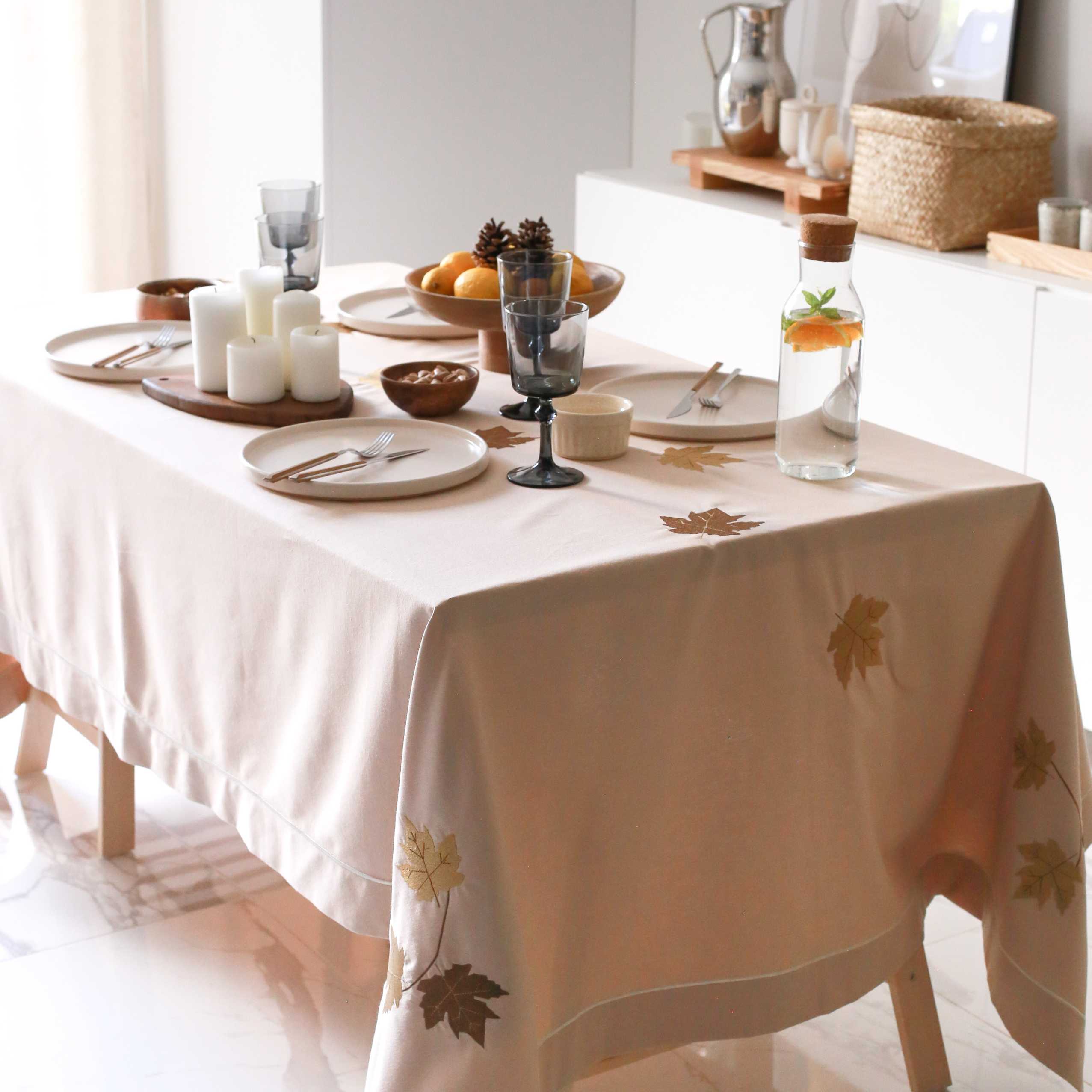 KM Home Collection-Yaprak İşlemeli Pamuk Masa Örtüsü-Masa Örtüleri-2-Milagron.com