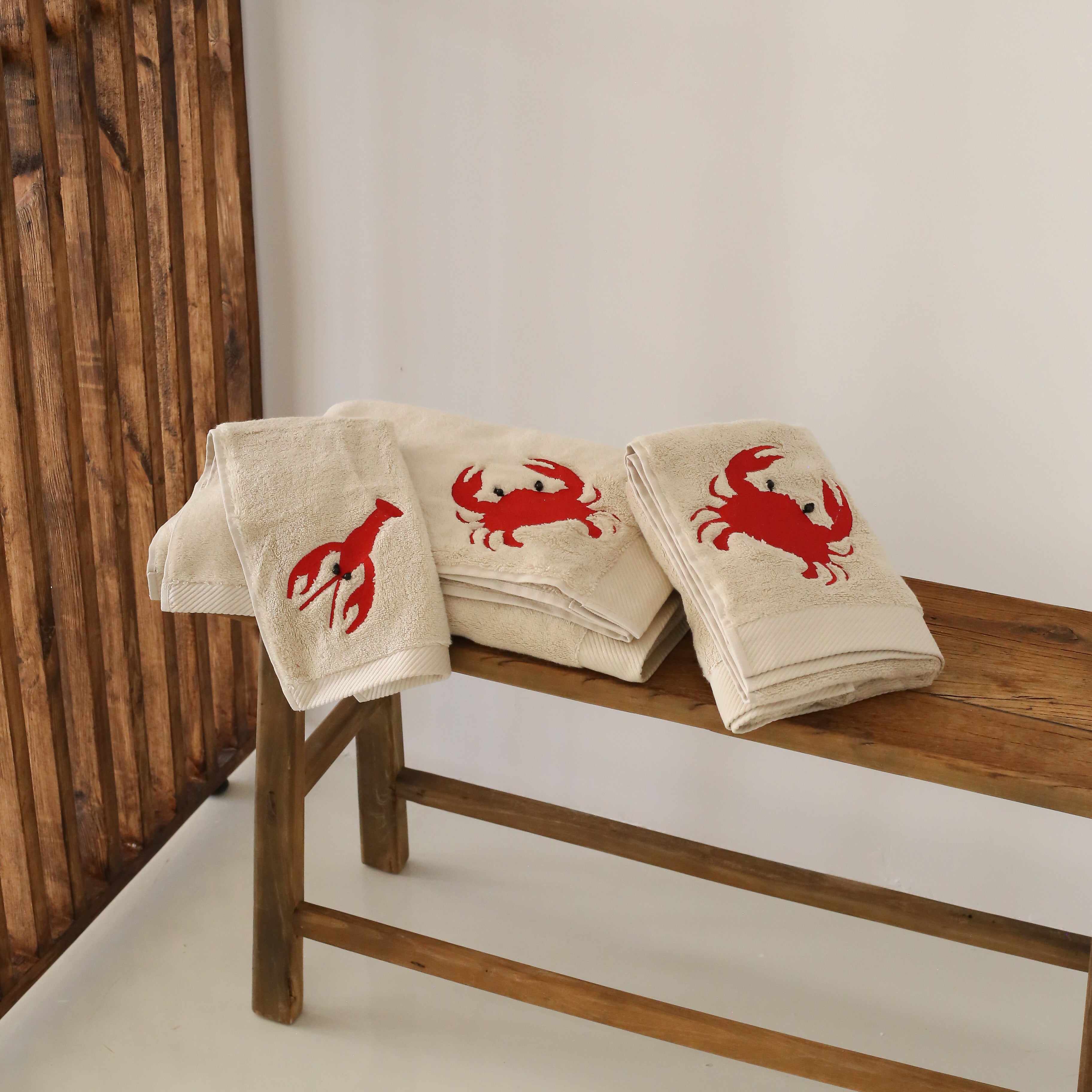 KM Home Collection-Yengeç İşlemeli Pamuk El Havlusu-Havlu & Peştamal-3-Milagron.com