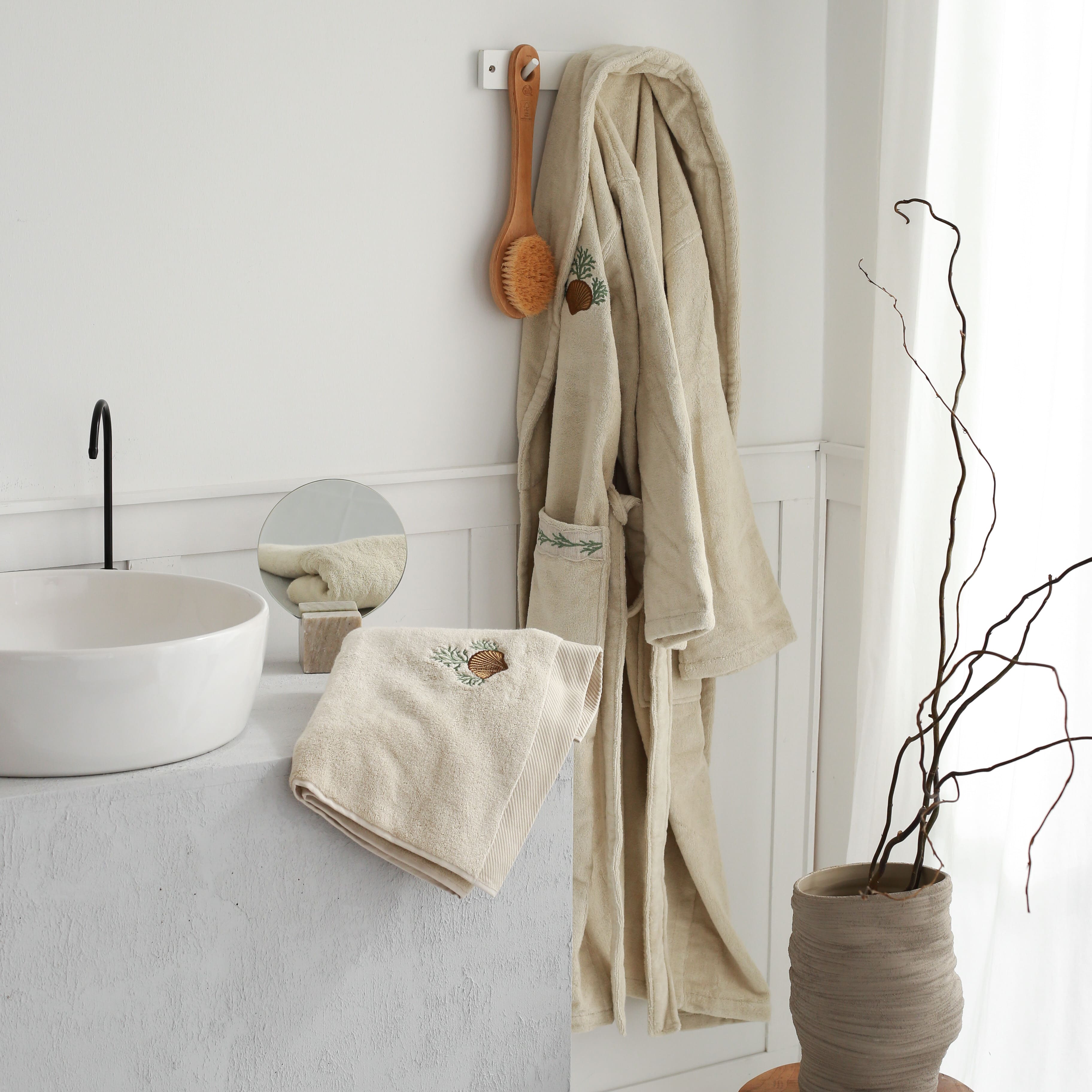 KM Home Collection-Yeşil Dal İşlemeli Pamuk Ayak Havlusu-Havlu & Peştamal-2-Milagron.com