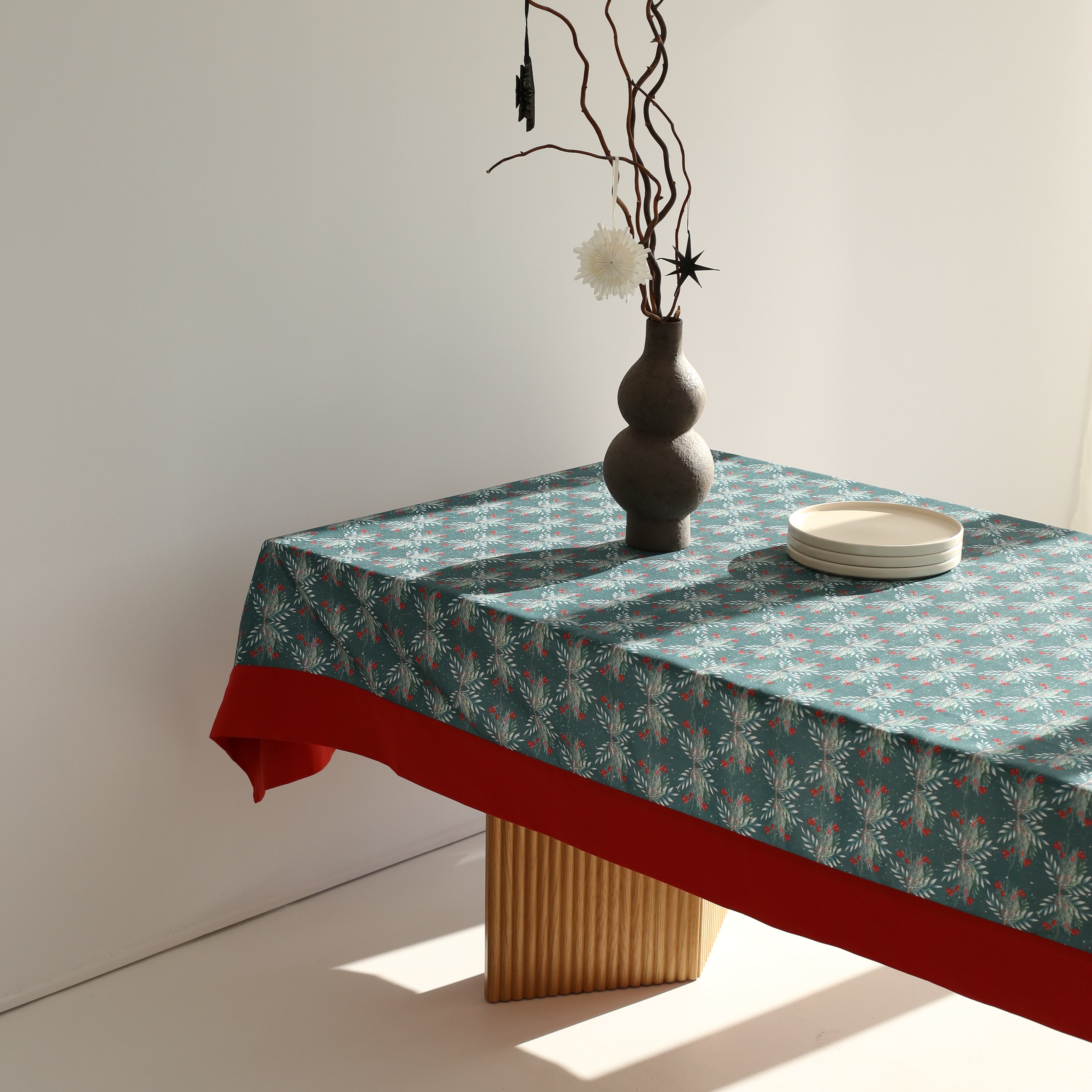 KM Home Collection-Yılbaşı Ağacı Desenli Masa Örtüsü-Masa Örtüleri-3-Milagron.com