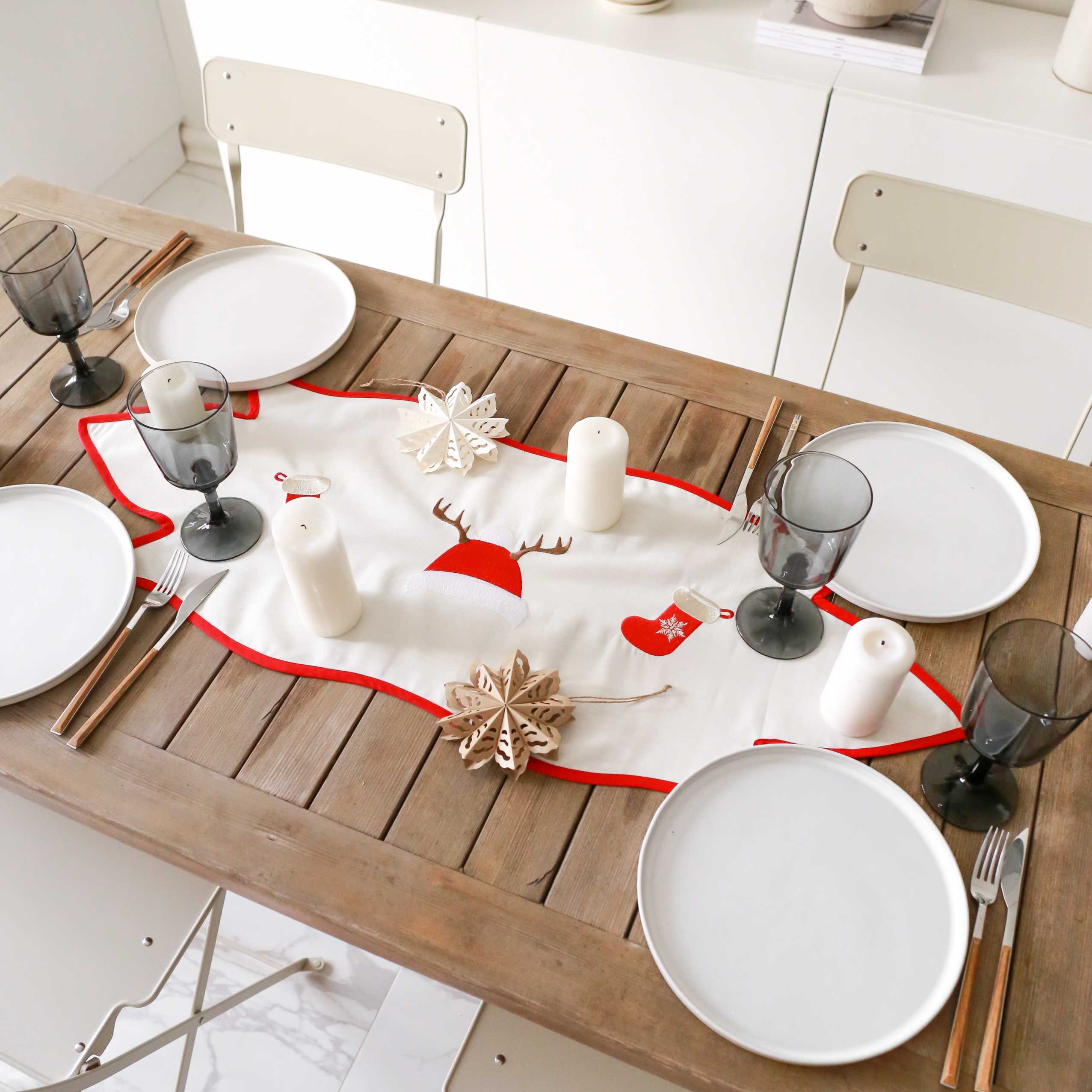 KM Home Collection-Yılbaşı Temalı Beyaz Pamuk Runner-Runner-3-Milagron.com