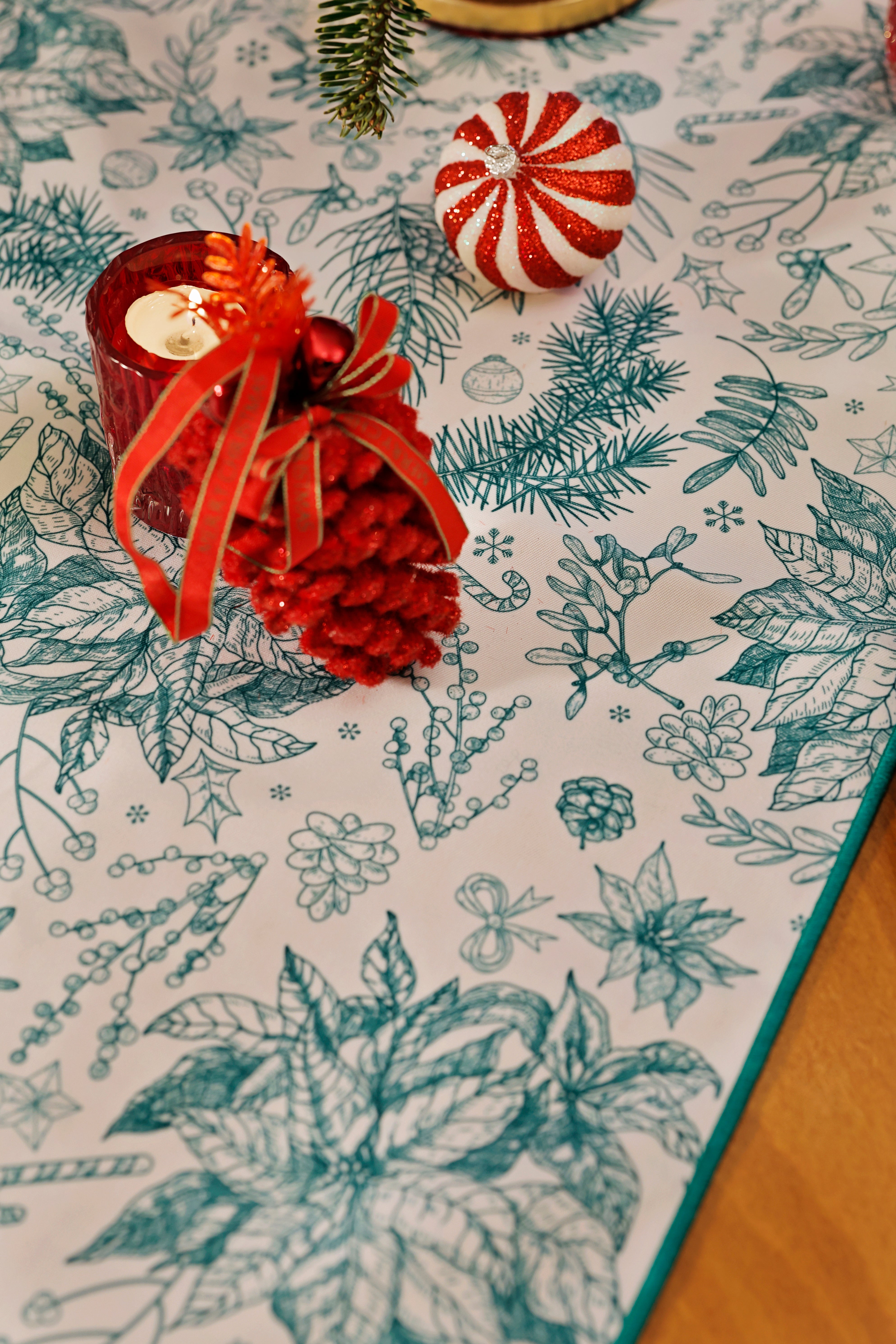 KM Home Collection-Yılbaşı Temalı Yeşil Runner-Runner-4-Milagron.com