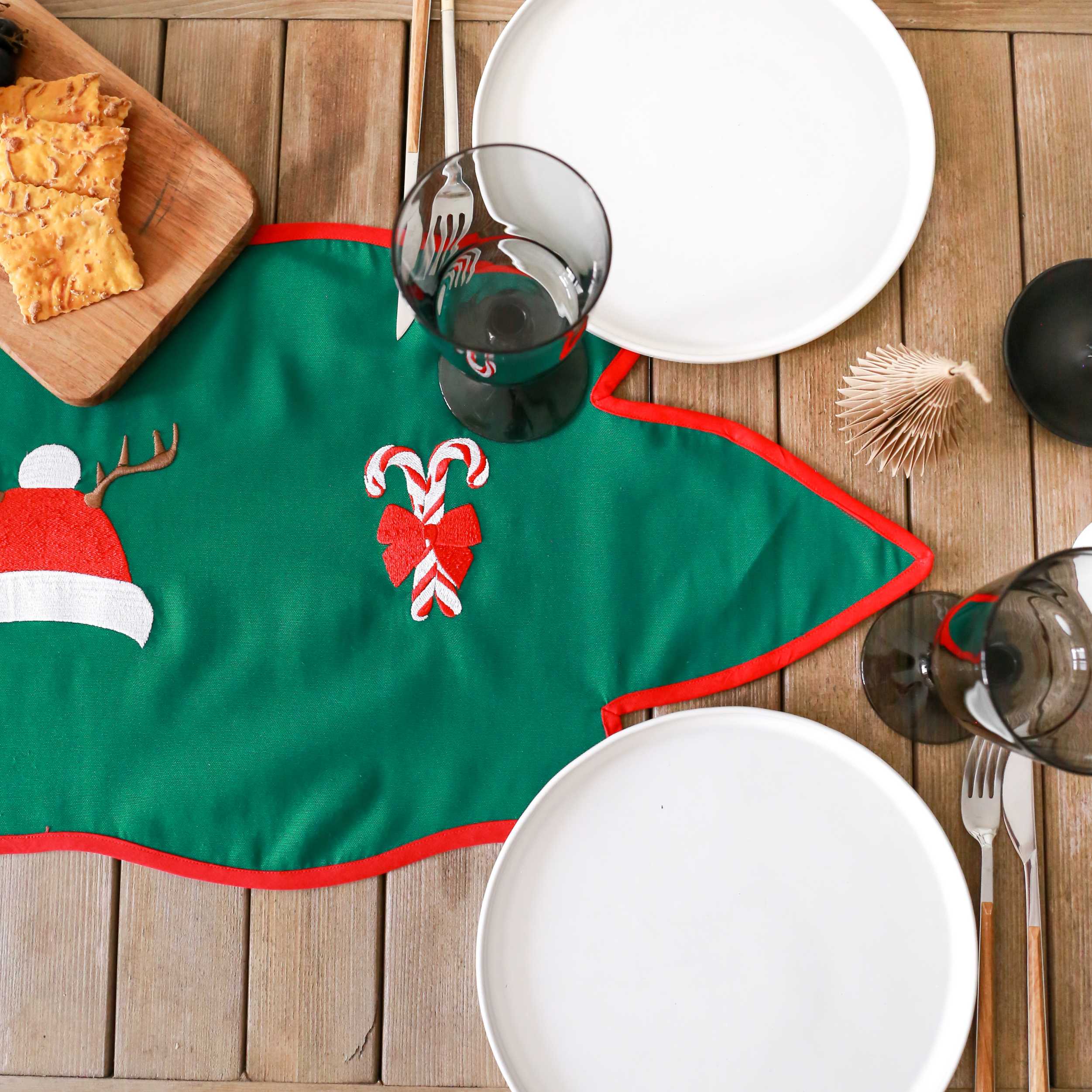 KM Home Collection-Yılbaşı Temalı Yeşil Runner-Runner-7-Milagron.com