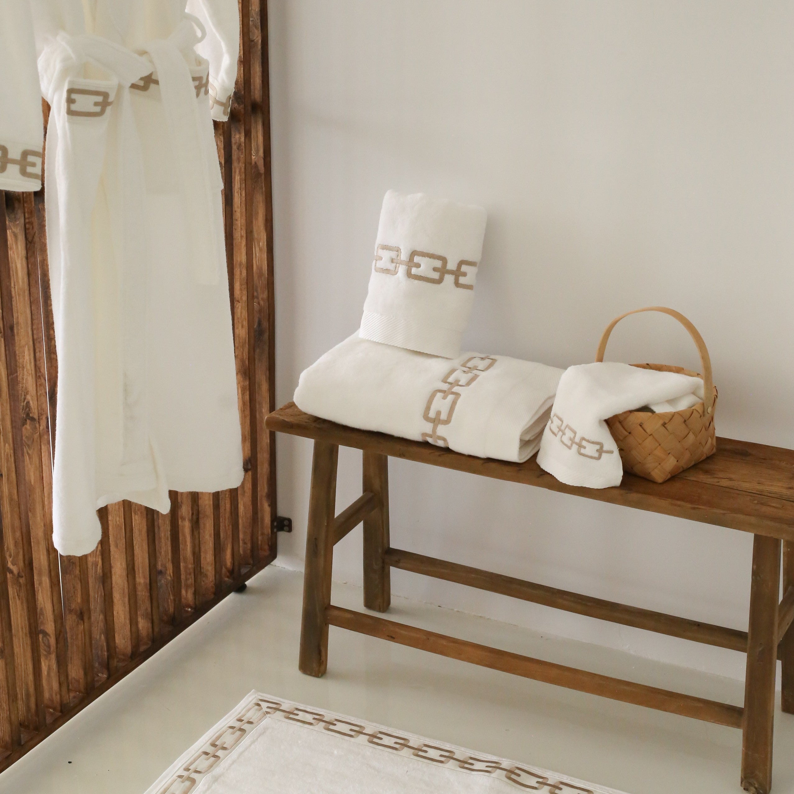 KM Home Collection-Zincir Model Pamuk Bornoz-Bornoz-4-Milagron.com