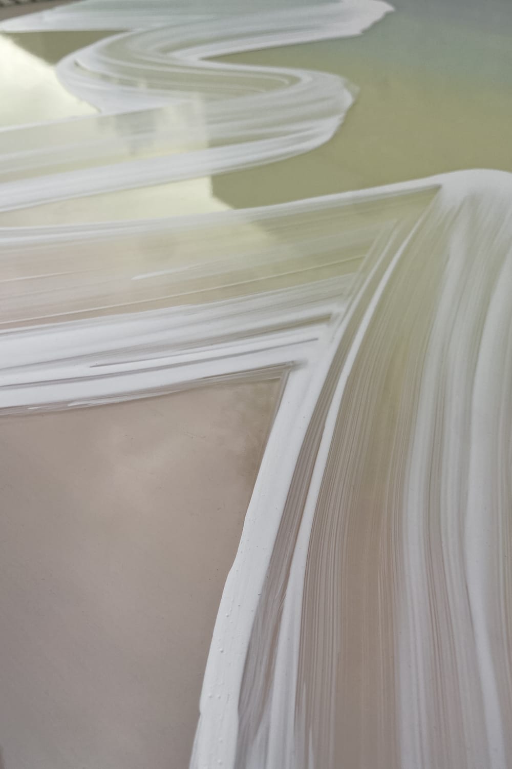 Kara Vox Art Studio-Yoyo White-Tablo-2-Milagron.com