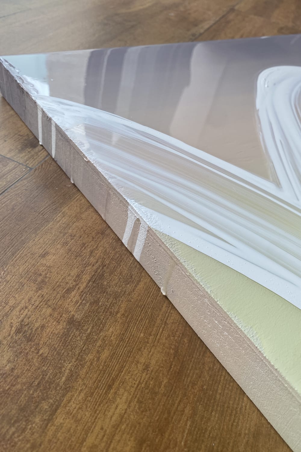 Kara Vox Art Studio-Yoyo White-Tablo-4-Milagron.com