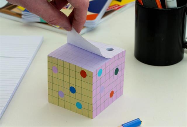 Kikkerland-Kikkerland Blok şeklinde Post It & Kalem Seti-Post-it ve Notluk-3-Milagron.com