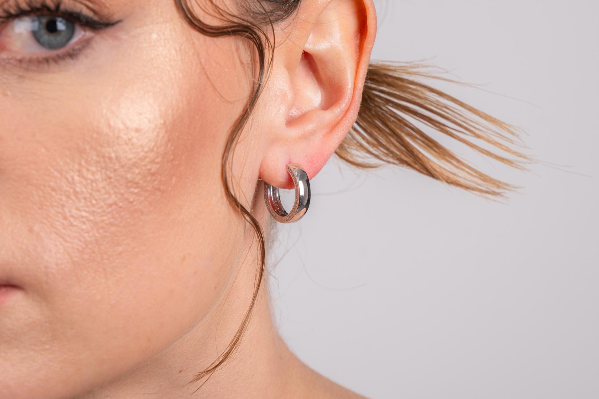 Kimolos-Chic 925 Ayar Gümüş Yanı Zirkon Taşlı Halka Küpe-Küpe-5-Milagron.com