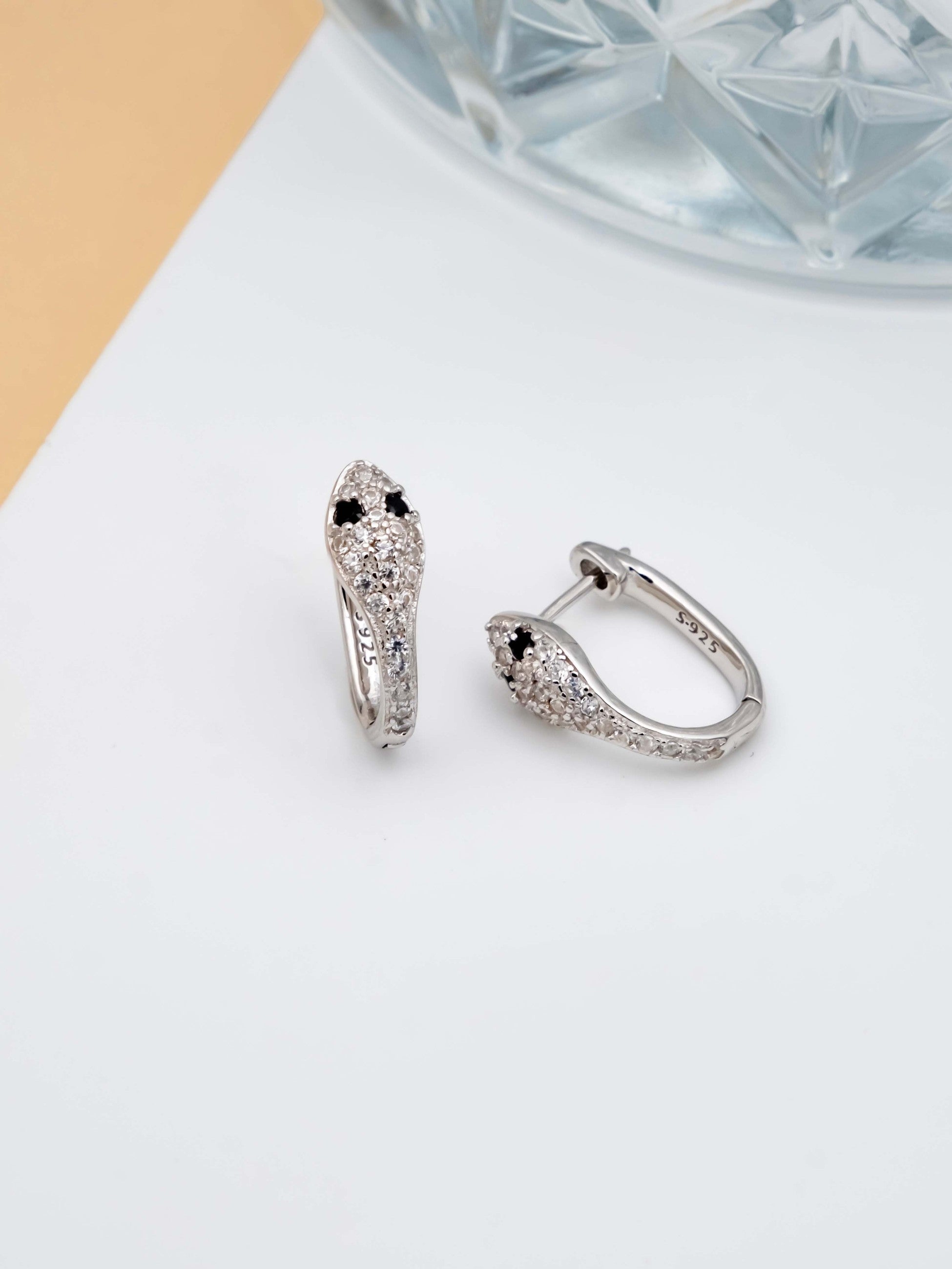 Kimolos-Everywhere 925 Ayar Gümüş Zirkon Taşlı Yılan Model Küpe-Küpe-3-Milagron.com