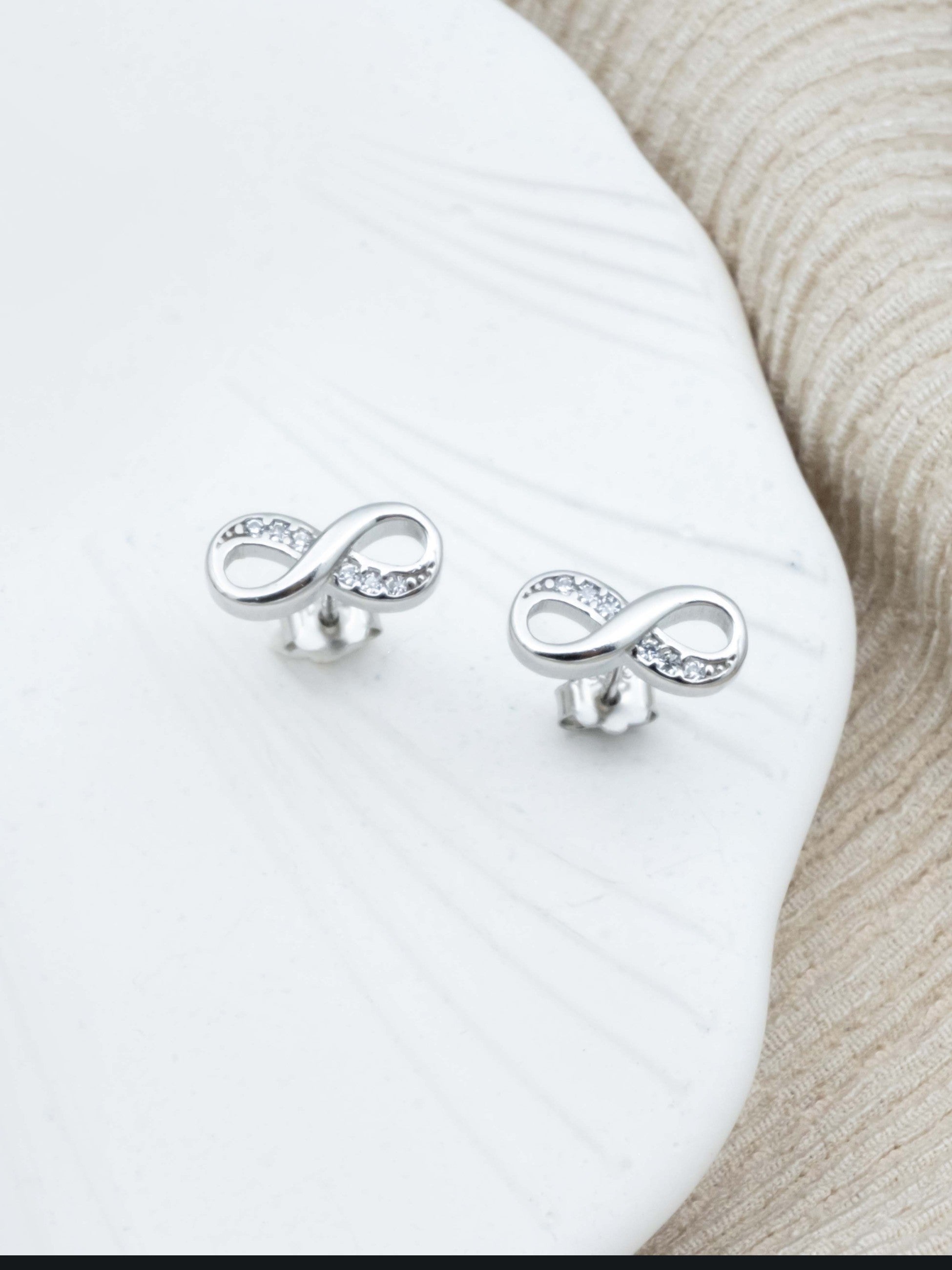 Kimolos-Infinity 925 Ayar Gümüş Zirkon Taşlı Sonsuzluk Küpe-Küpe-1-Milagron.com