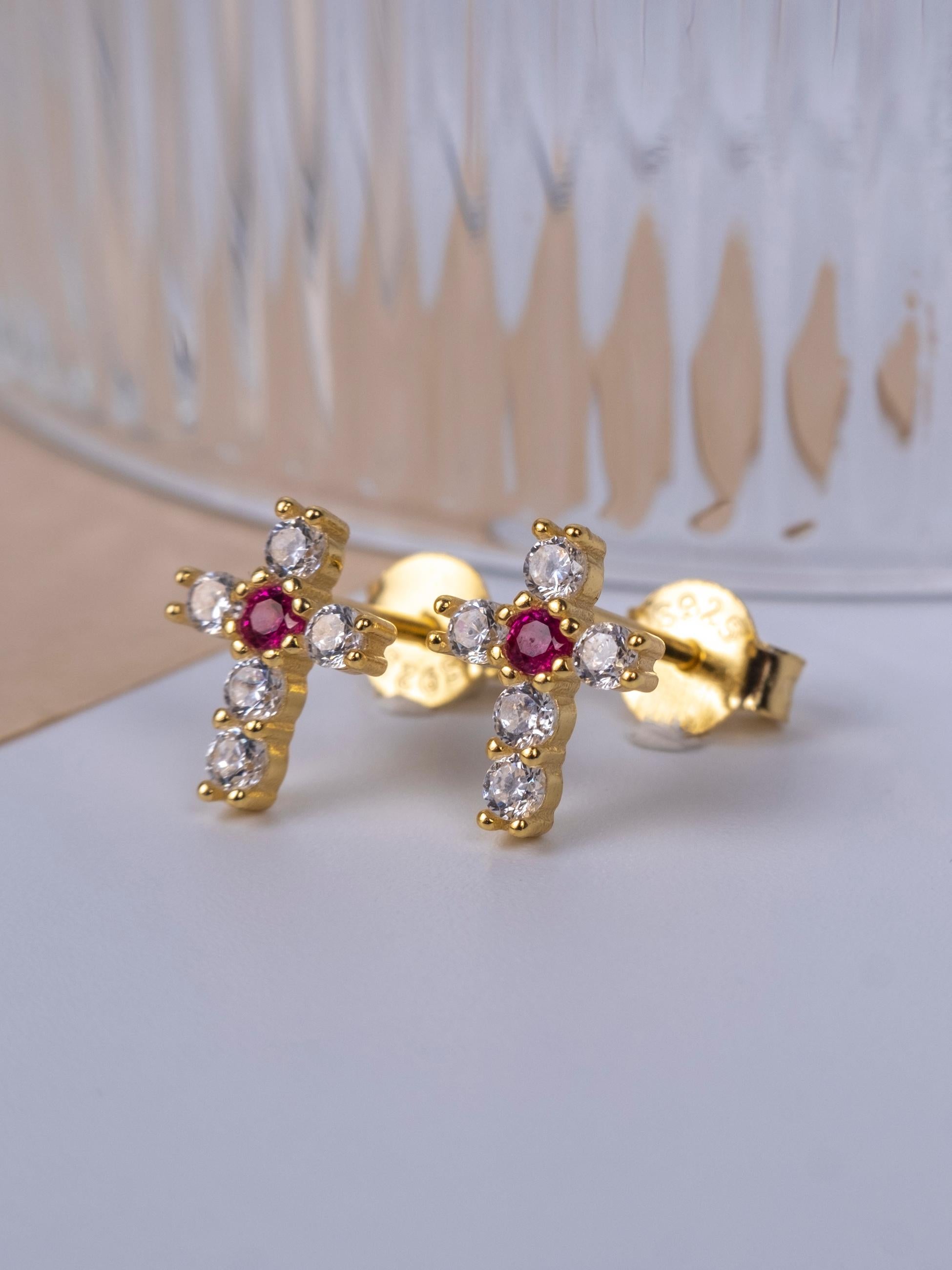 Kimolos-Mini Pink 925 Ayar Gümüş Gold Renk Pembe Zirkon Taşlı Haç Küpe-Küpe-3-Milagron.com