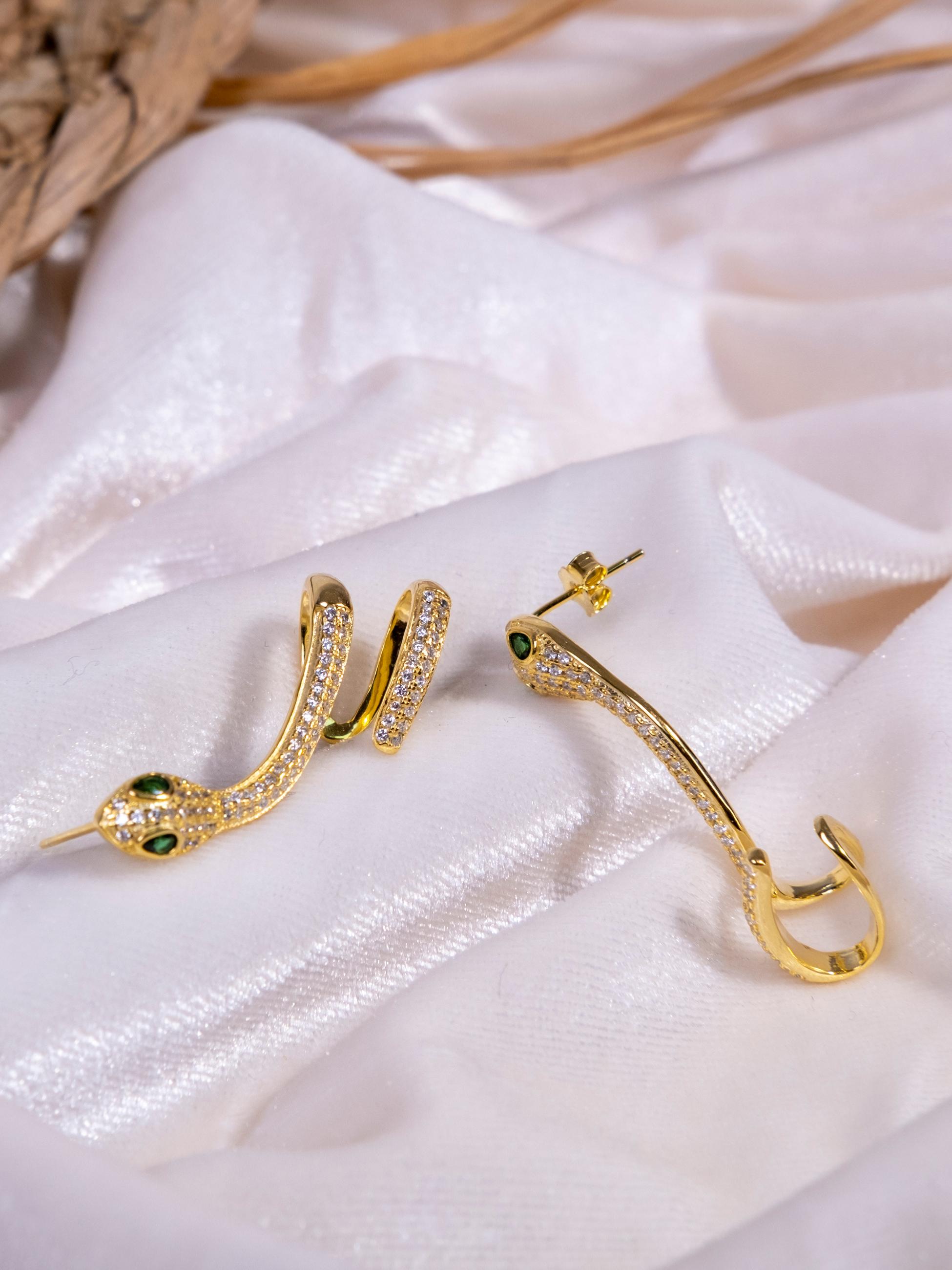 Kimolos-SORUNLU - Be Different 925 Ayar Gümüş Zirkon Taşlı Gold Renk Yılan Model Kıkırdak Küpe-Küpe-2-Milagron.com