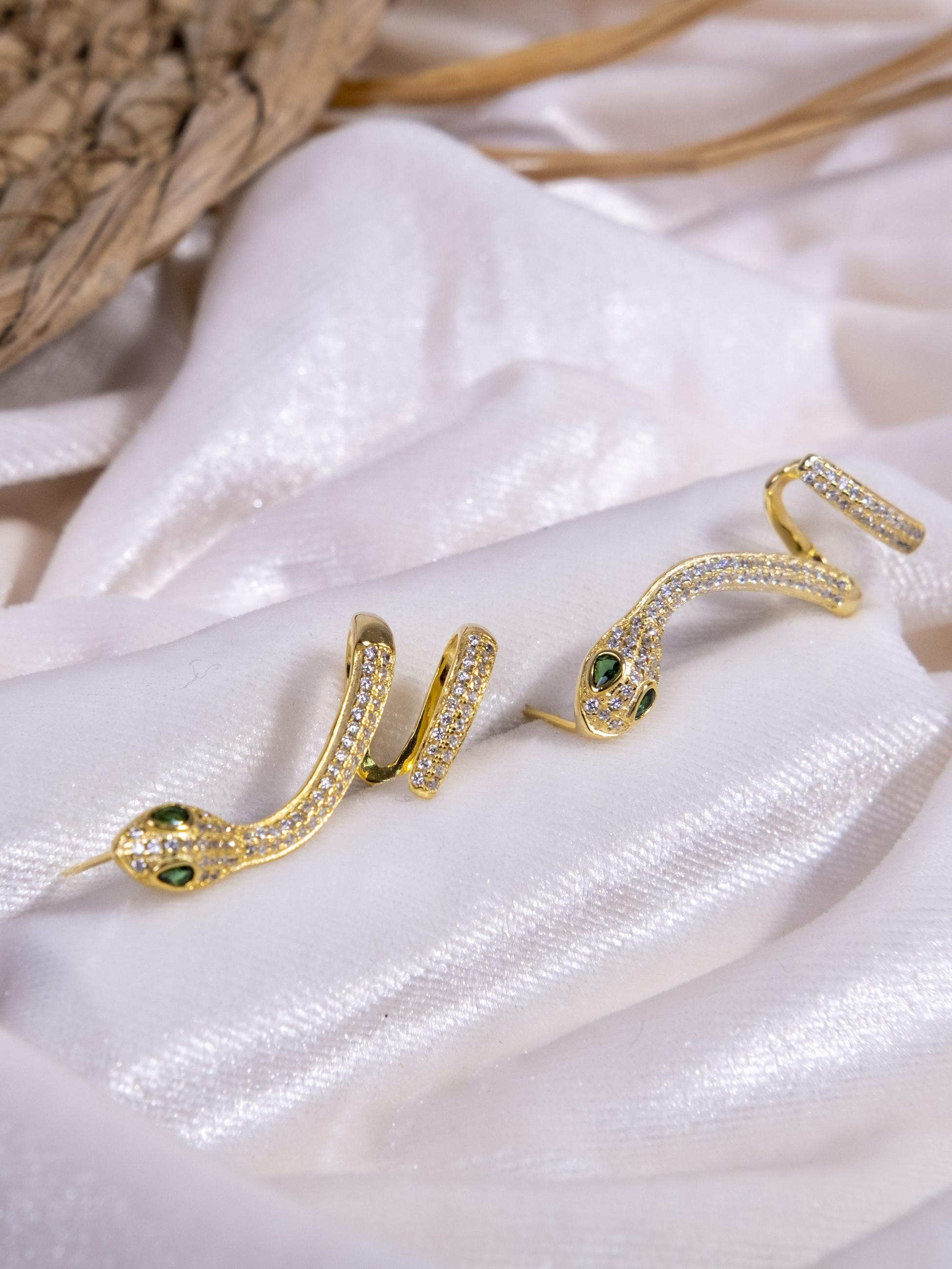 Kimolos-SORUNLU - Be Different 925 Ayar Gümüş Zirkon Taşlı Gold Renk Yılan Model Kıkırdak Küpe-Küpe-3-Milagron.com