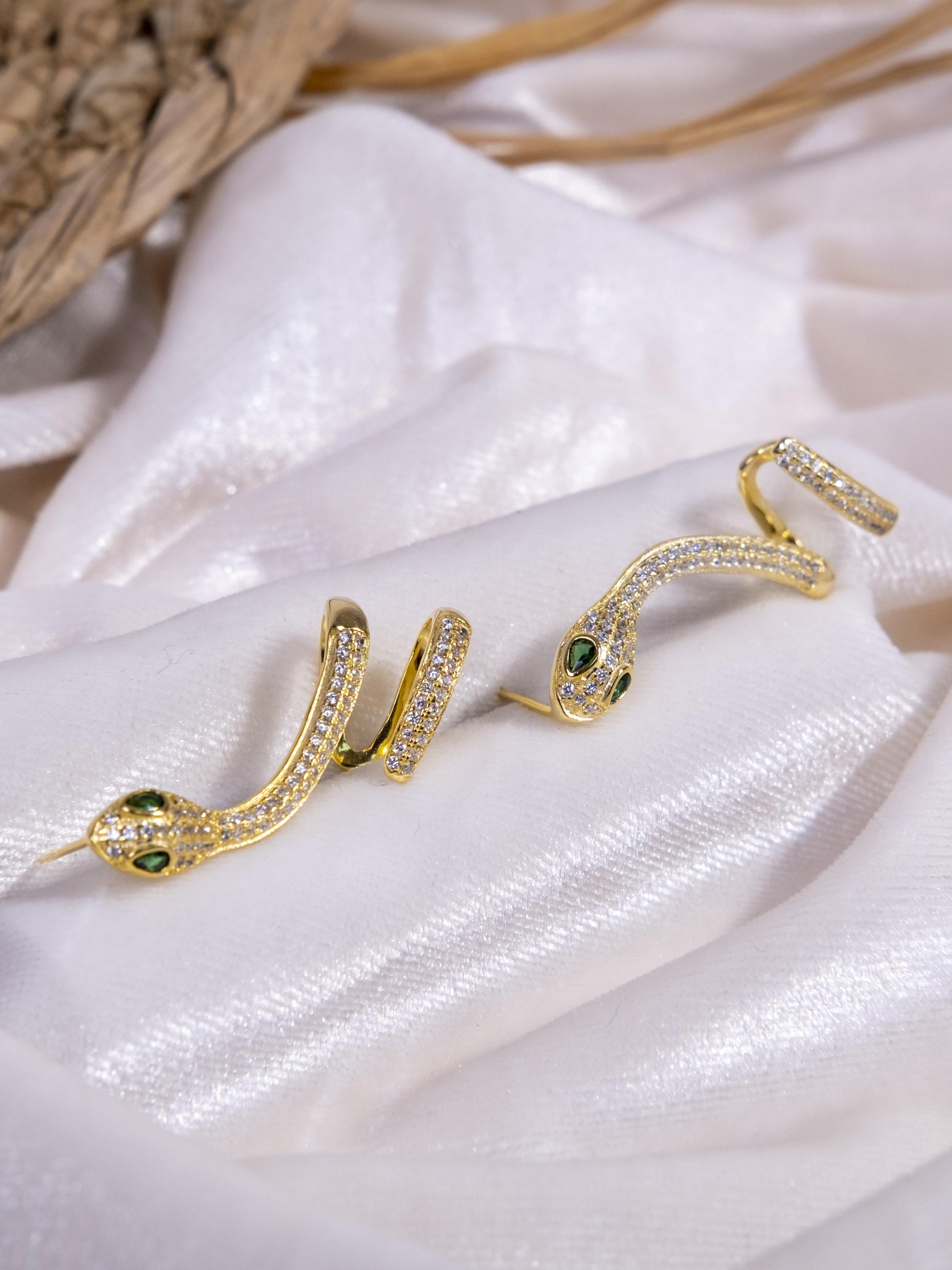 Kimolos-SORUNLU - Be Different 925 Ayar Gümüş Zirkon Taşlı Gold Renk Yılan Model Kıkırdak Küpe-Küpe-4-Milagron.com