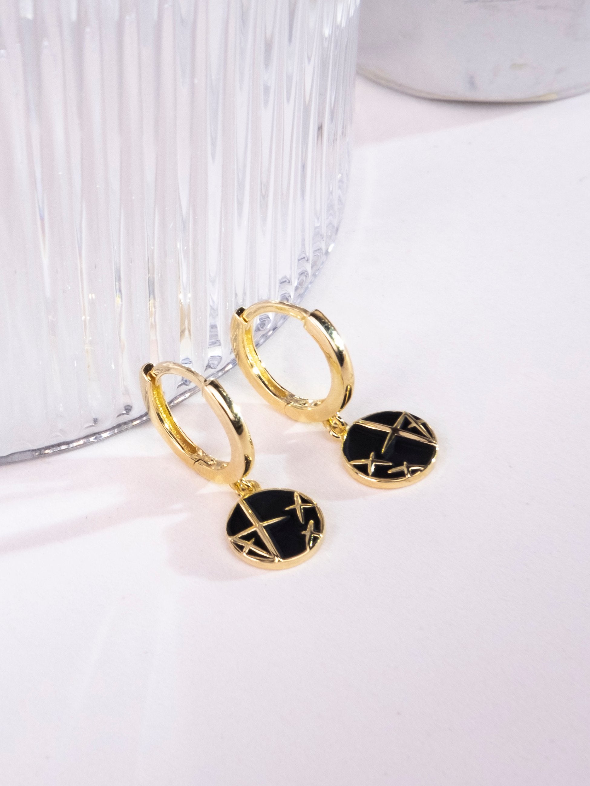 Kimolos-SORUNLU - New Black 925 Ayar Gümüş Gold Ve Siyah Renk Zirkon Taşlı Yıldız Halka Küpe-Küpe-4-Milagron.com