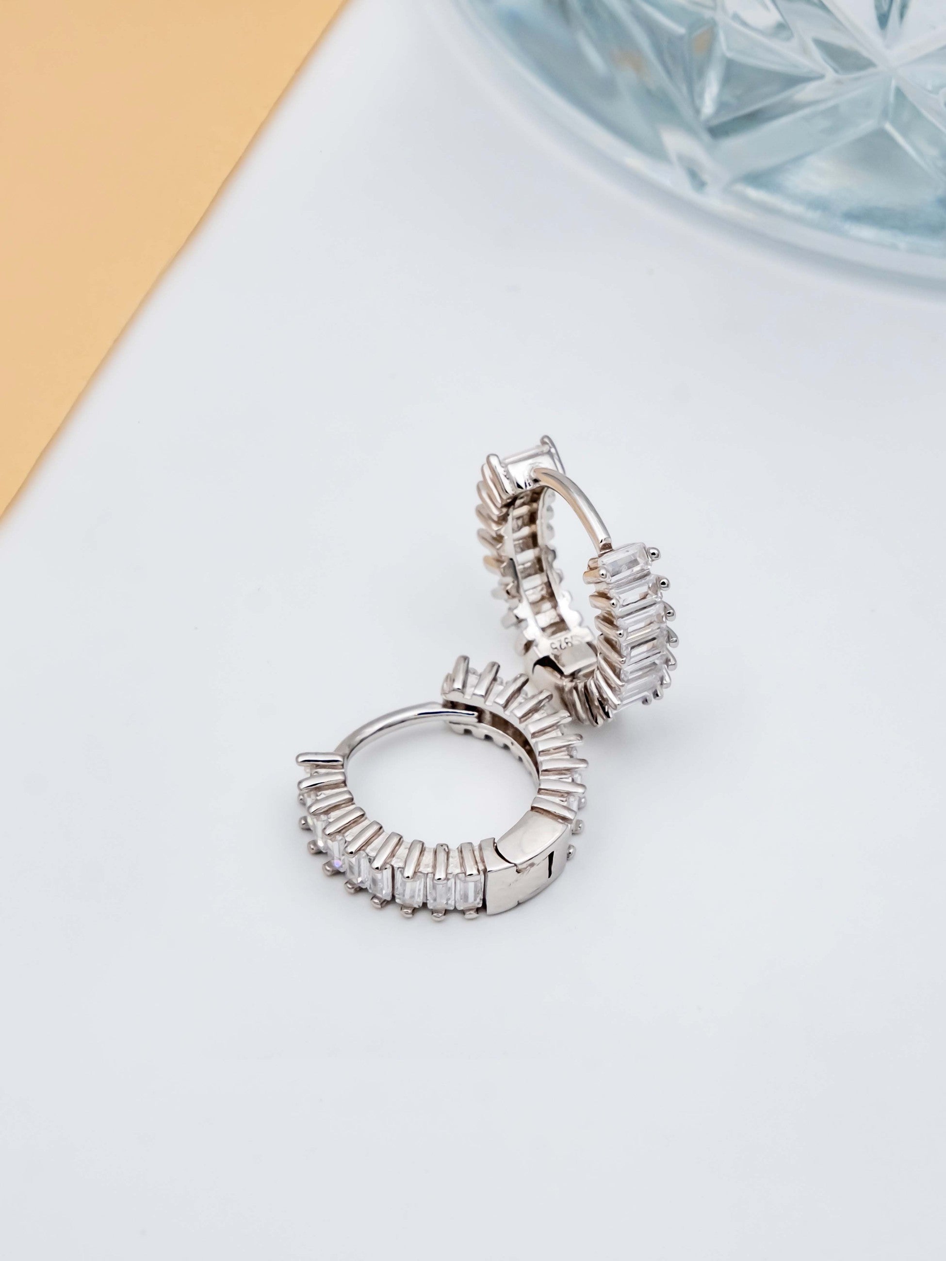 Kimolos-Simple 925 Ayar Gümüş Baget Taşlı Halka Küpe-Küpe-2-Milagron.com