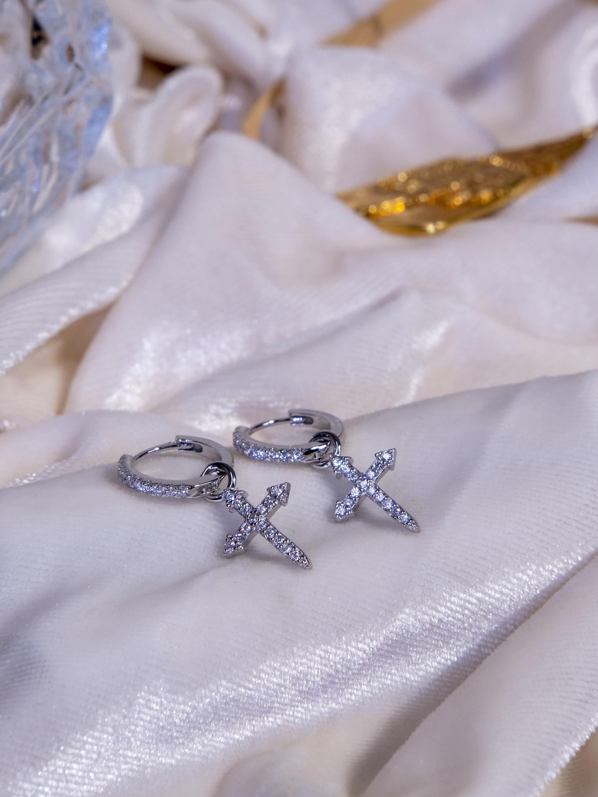 Kimolos-Tiny 925 Ayar Gümüş Zirkon Taşlı Haç Küpe-Küpe-3-Milagron.com