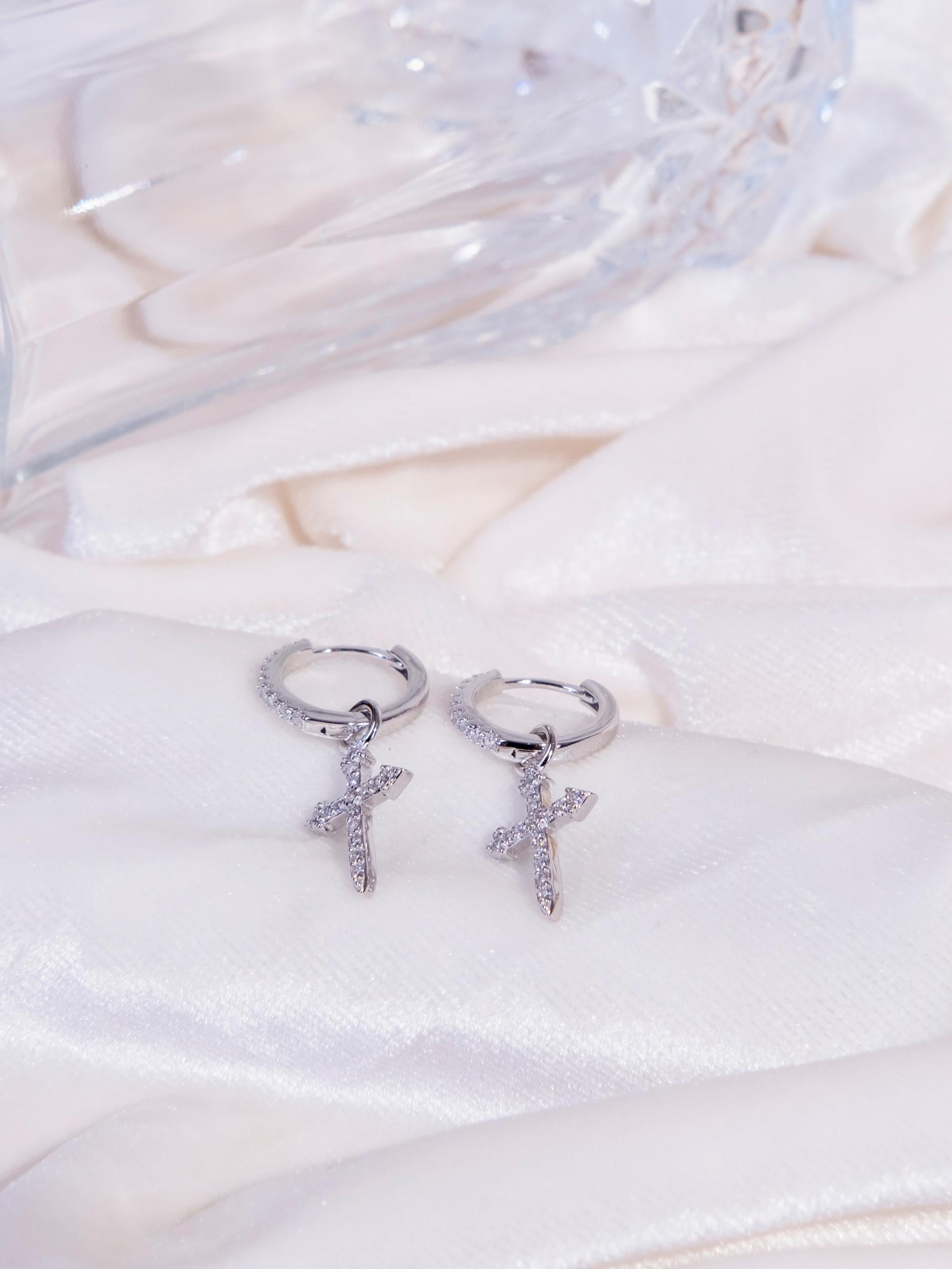 Kimolos-Tiny 925 Ayar Gümüş Zirkon Taşlı Haç Küpe-Küpe-4-Milagron.com