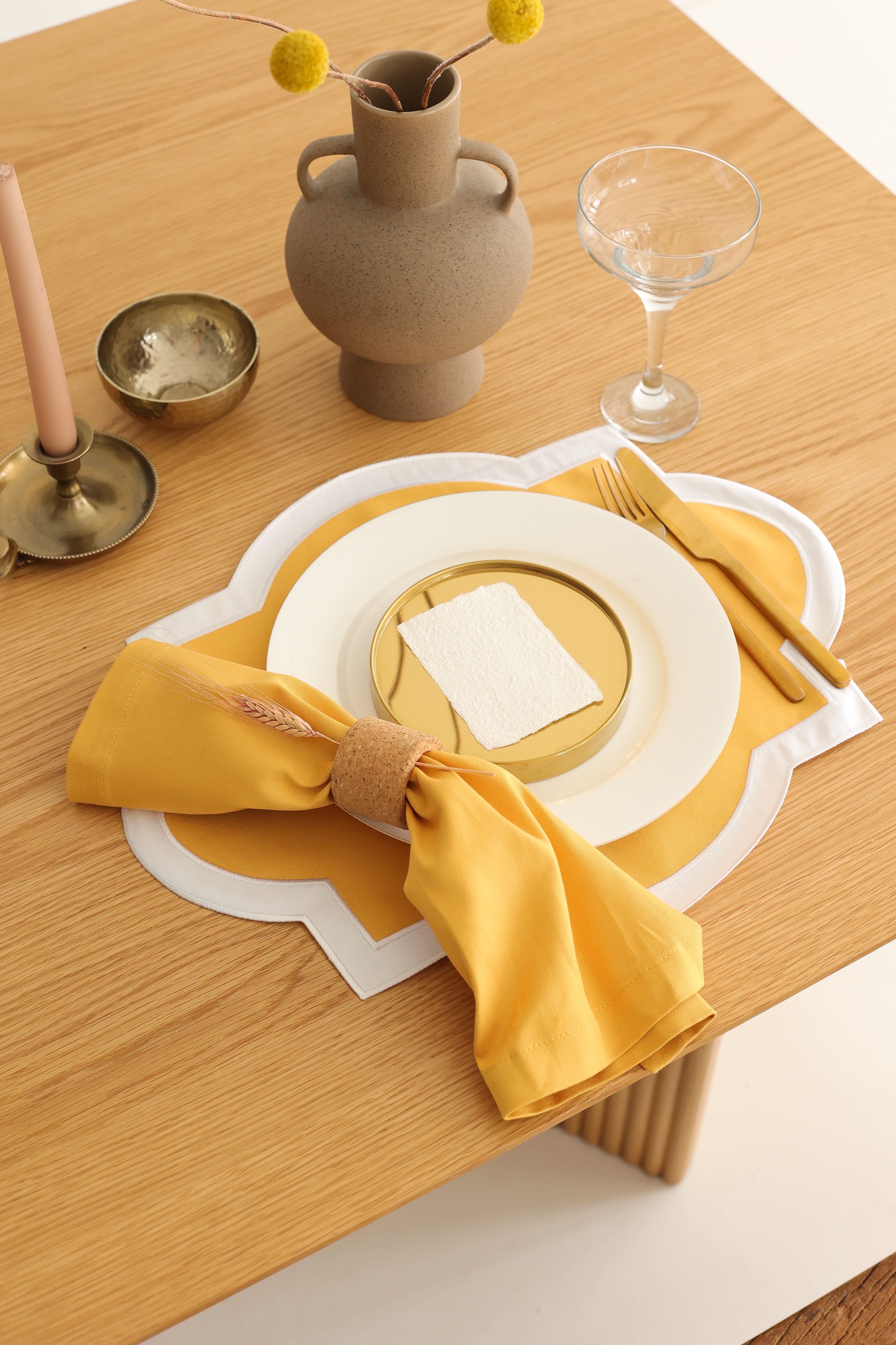 Km Home Collection-2'li Set Sarı Geometrik Amerikan Servis-Sunum Aksesuarları-3-Milagron.com